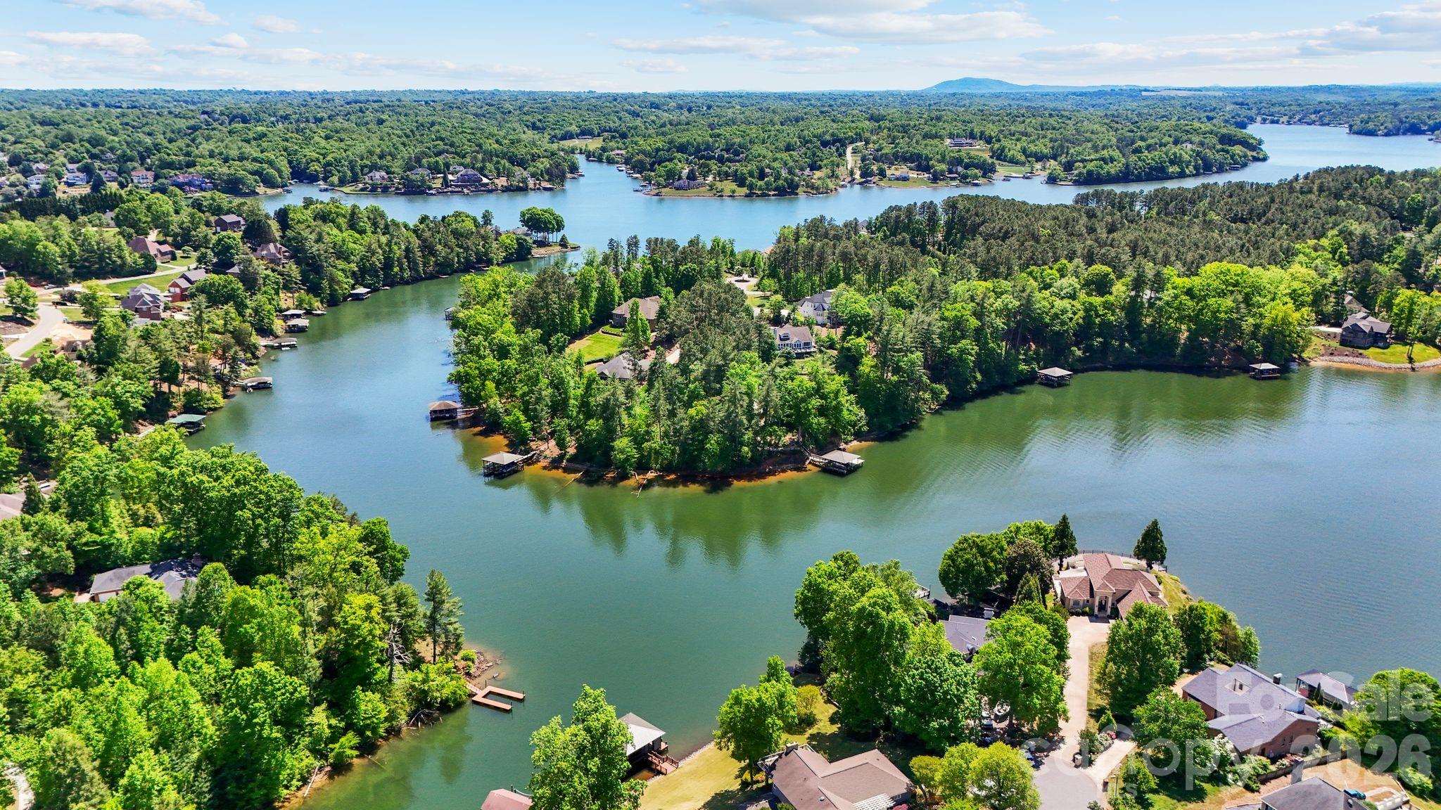 1116 Players Ridge Road — Hickory