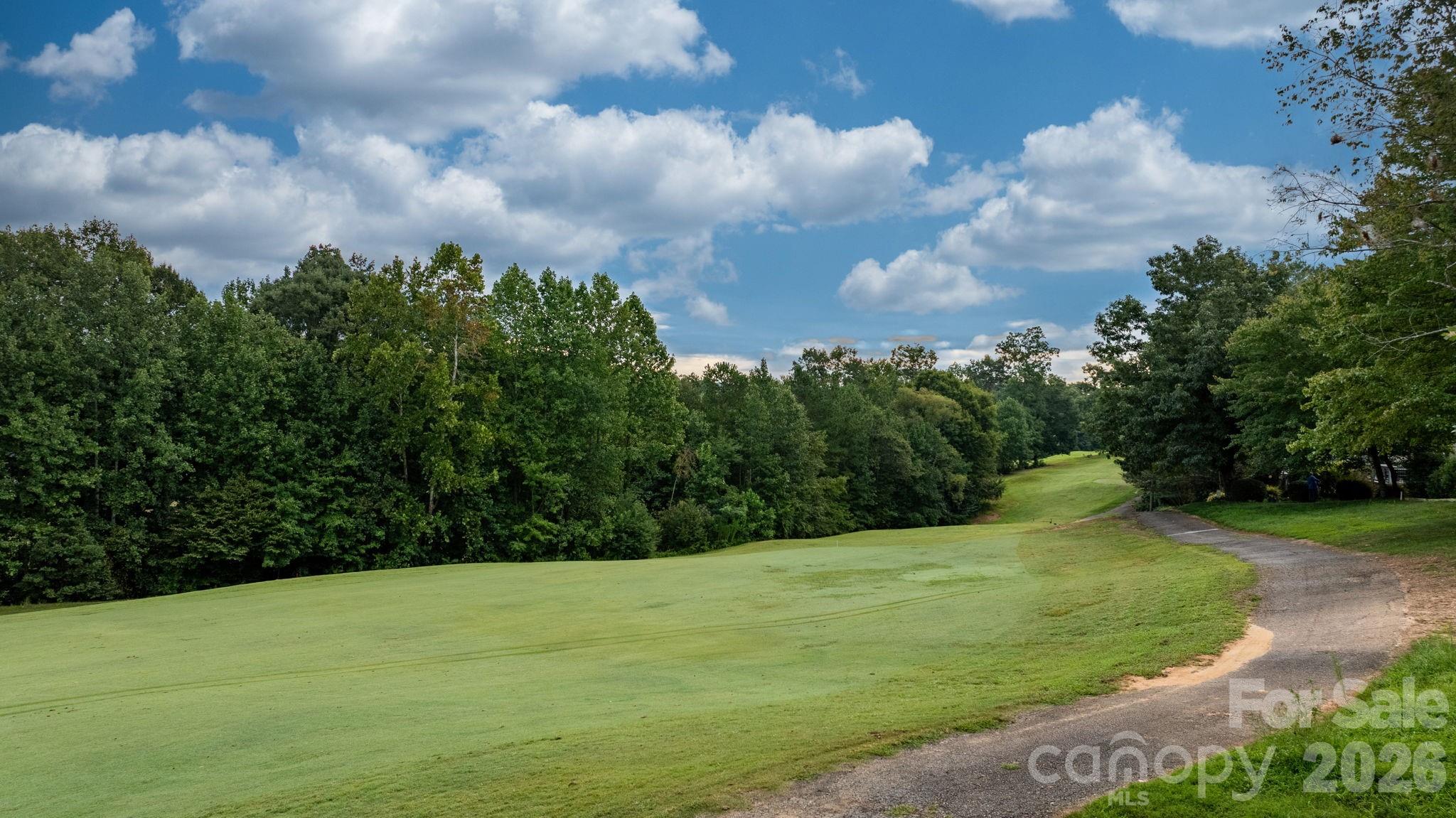 1116 Players Ridge Road — Hickory