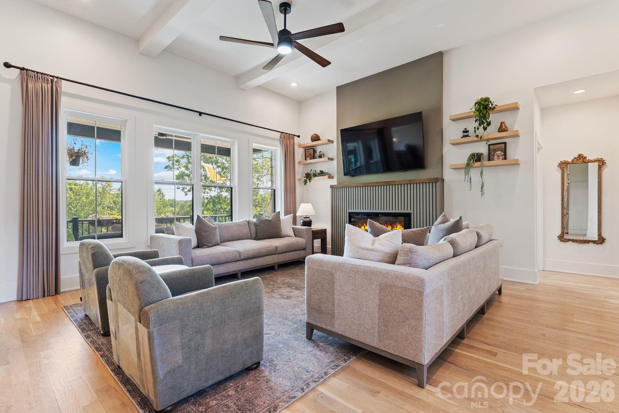 1116 Players Ridge Road — Hickory