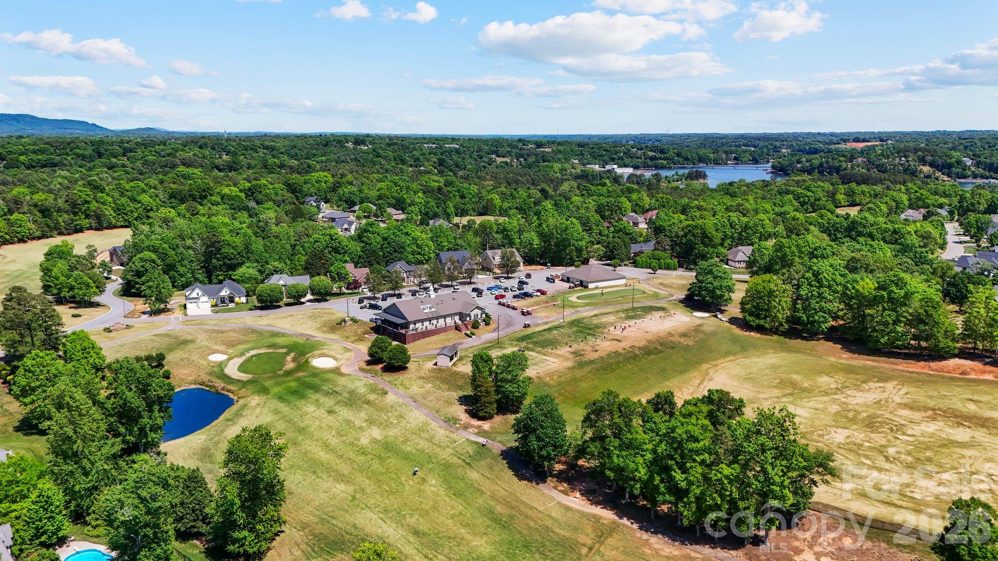 1116 Players Ridge Road — Hickory