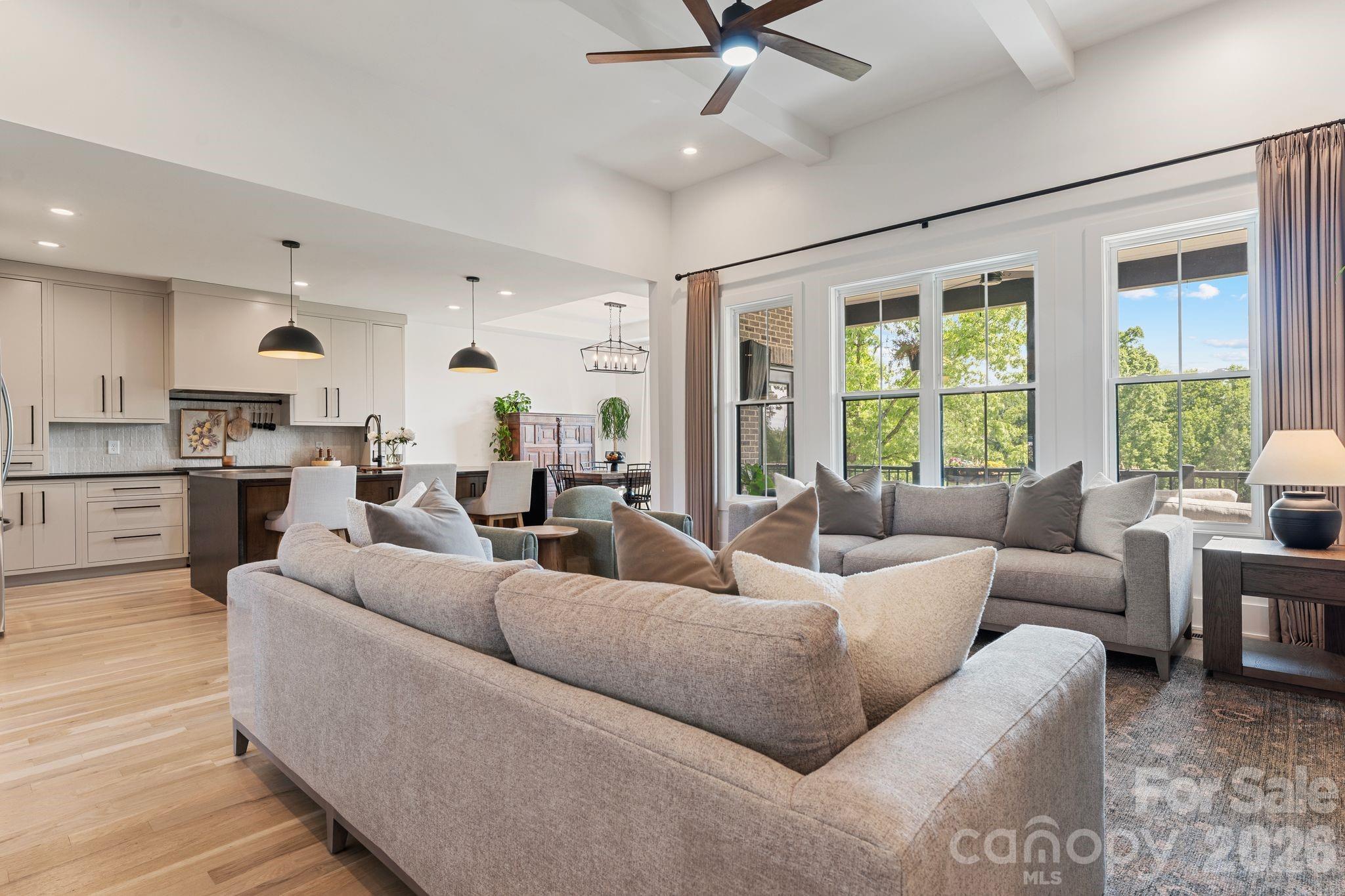 1116 Players Ridge Road — Hickory