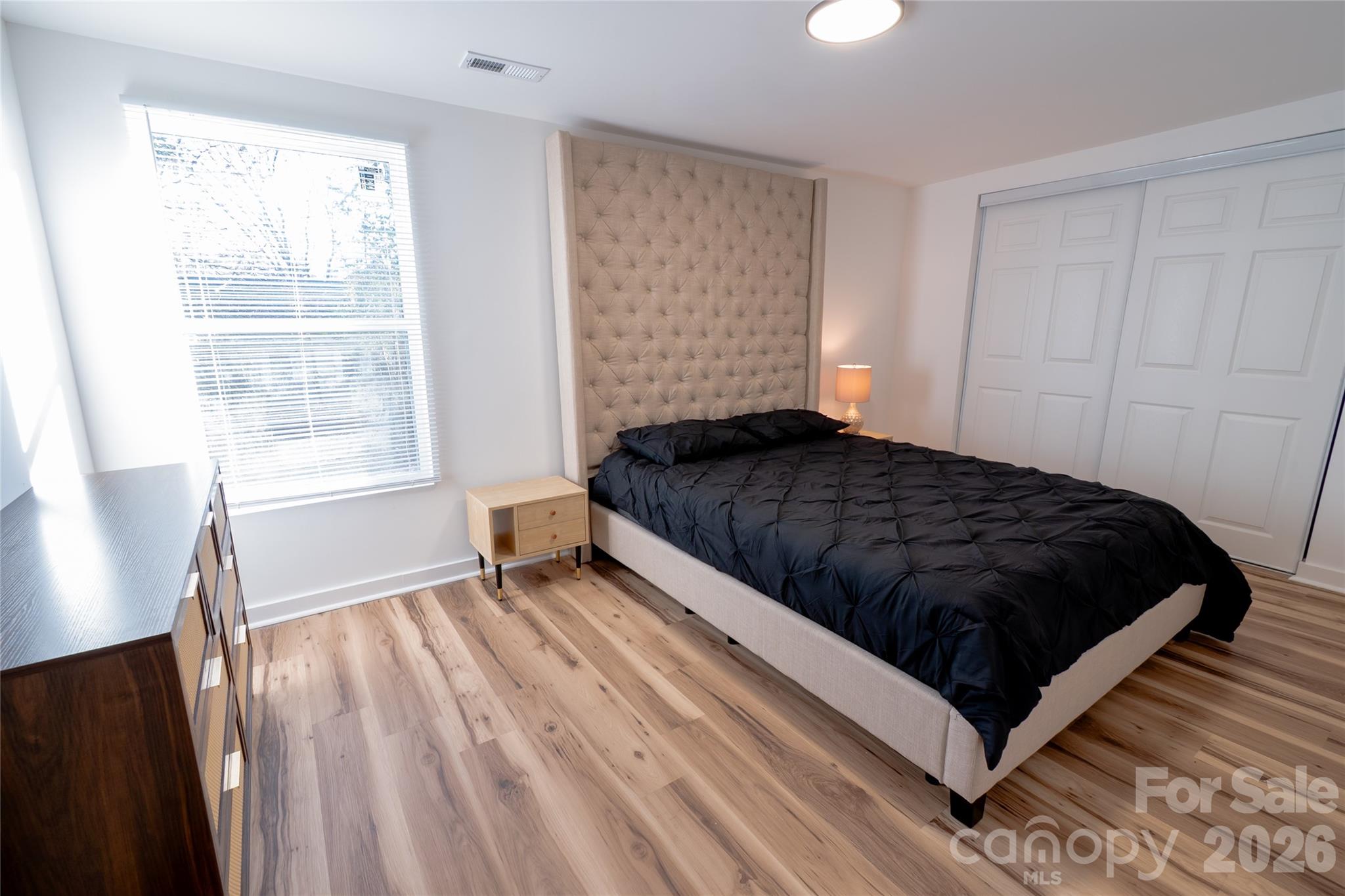 1050 Barnett Drive — Kings Mountain