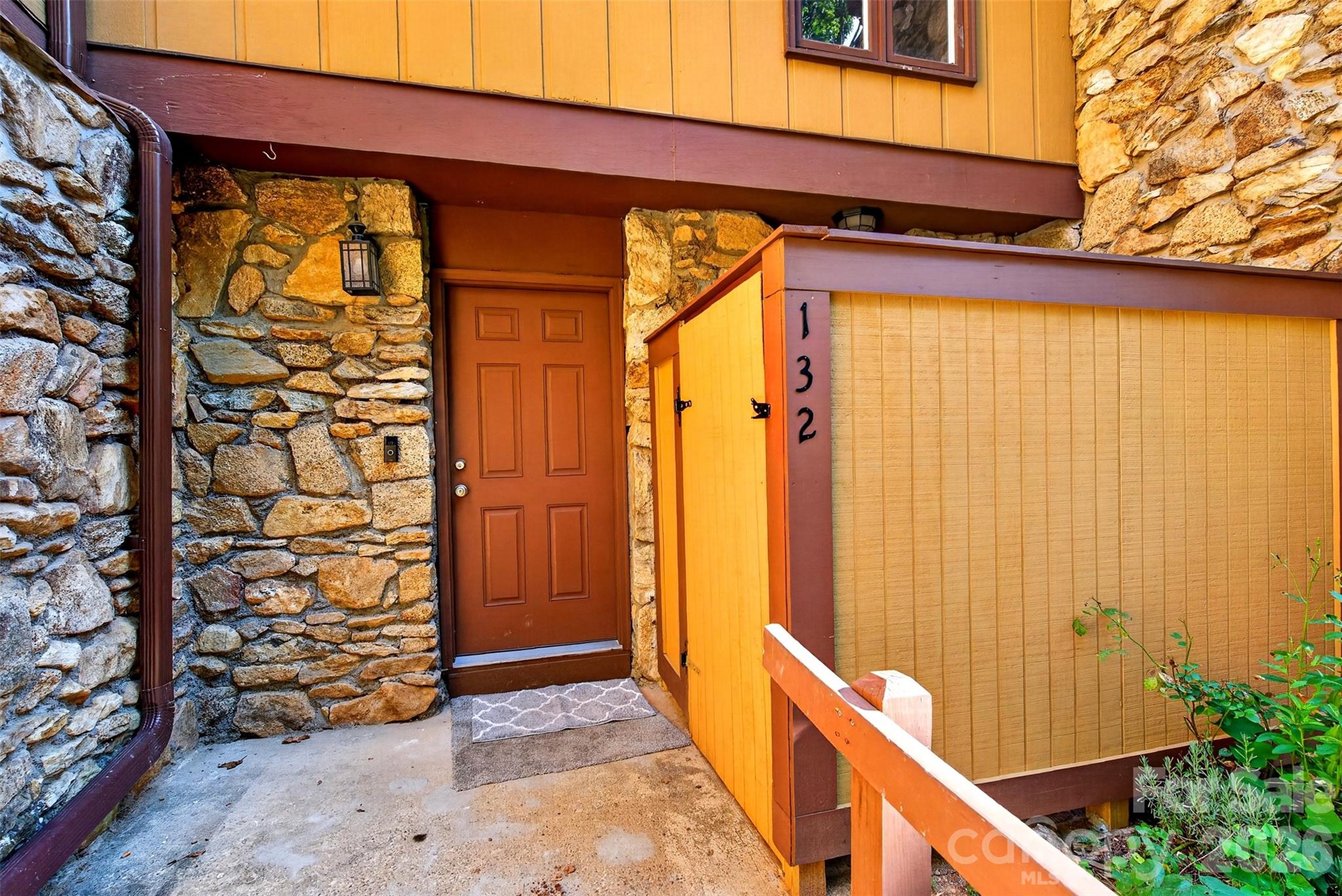 132 Colony Drive — Arden