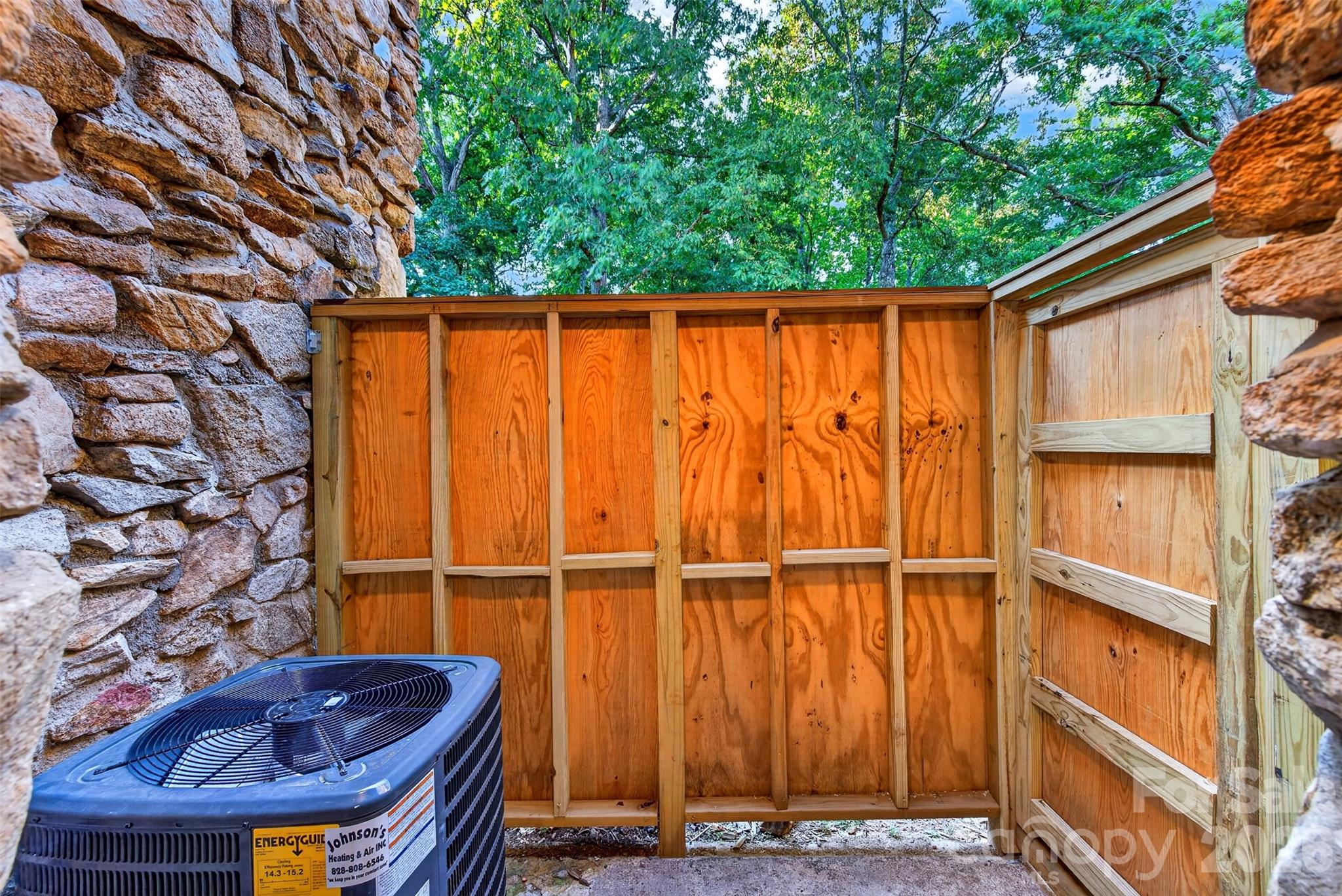 132 Colony Drive — Arden