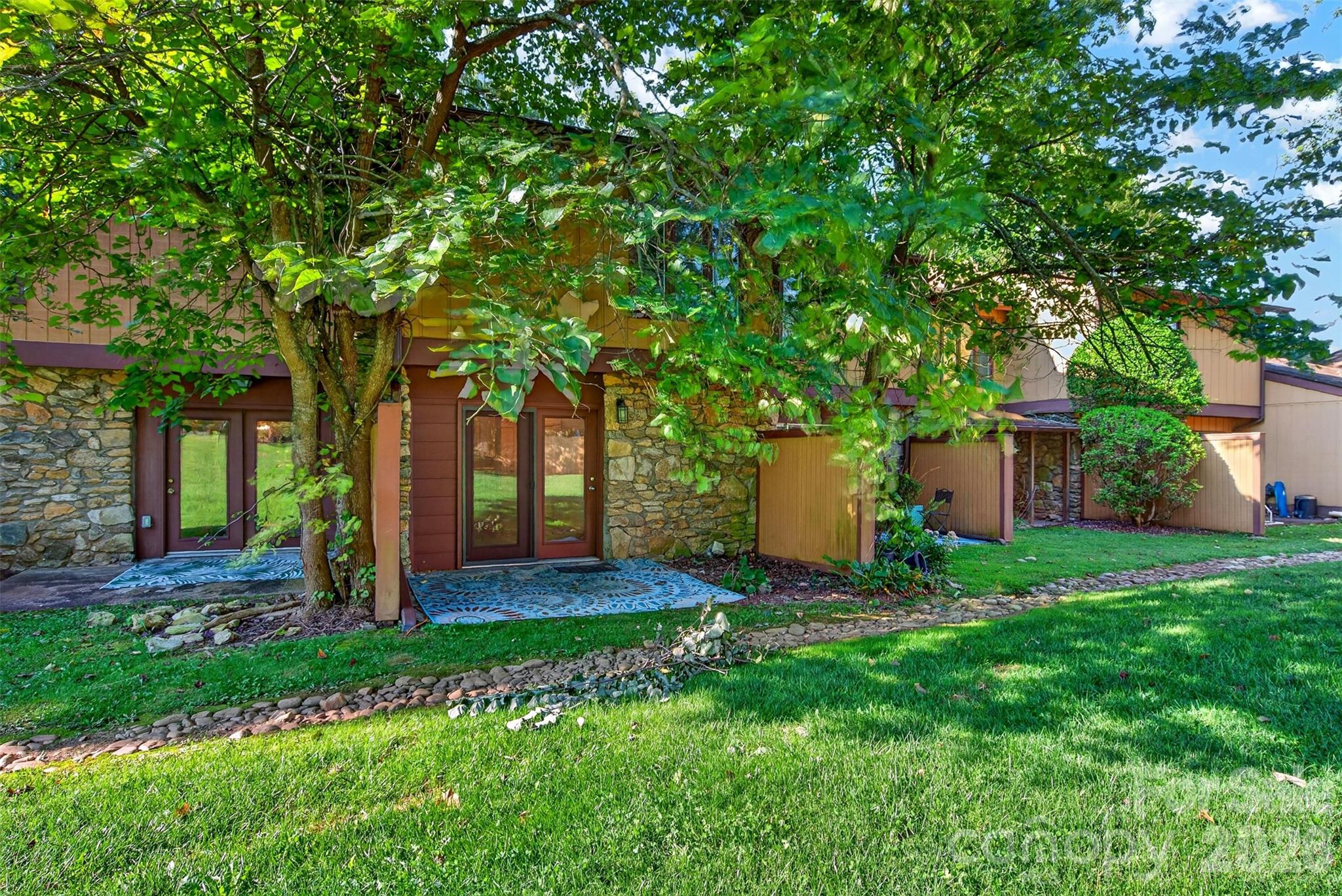 132 Colony Drive — Arden