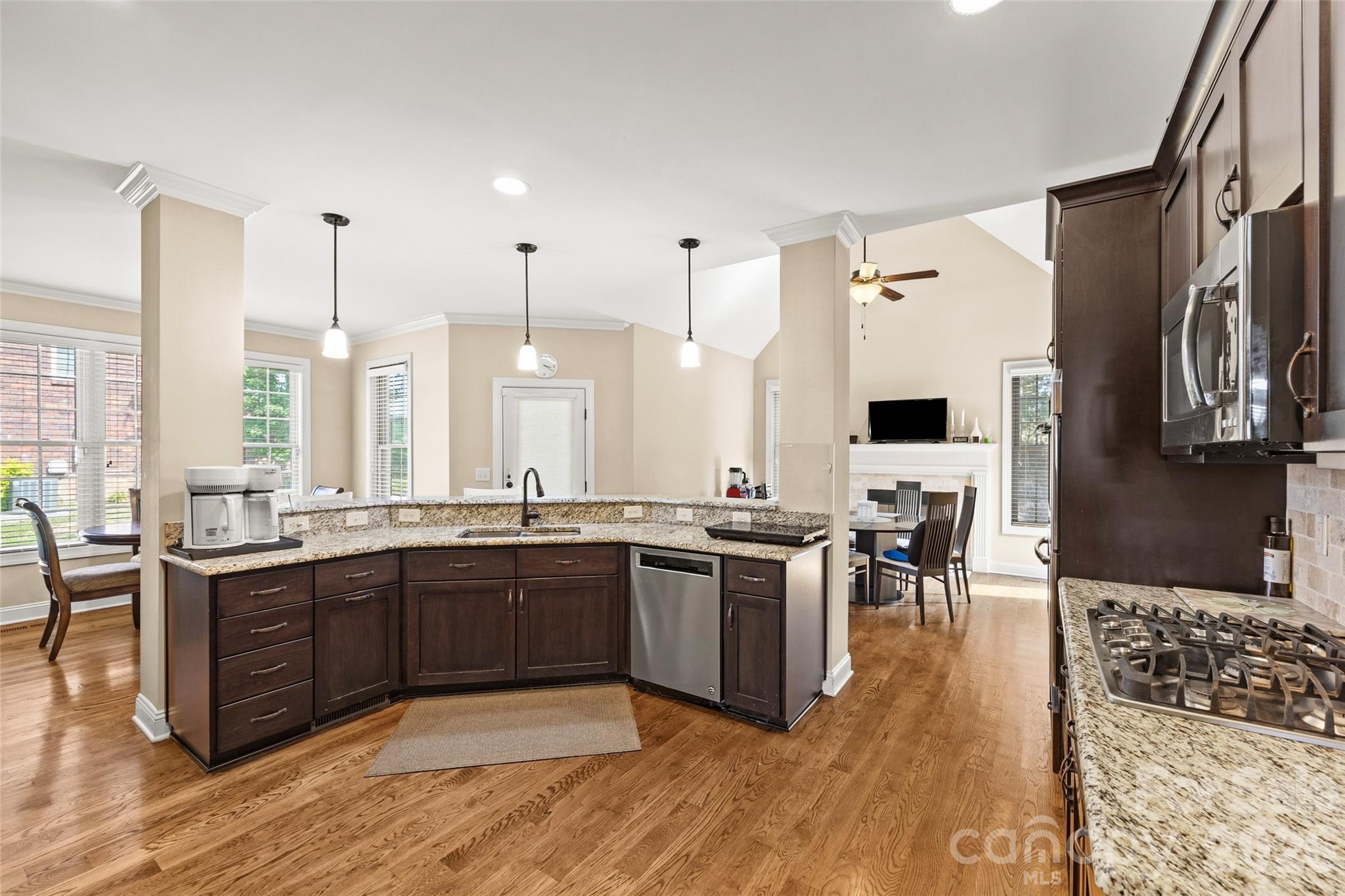 7748 Village Parkway — Locust