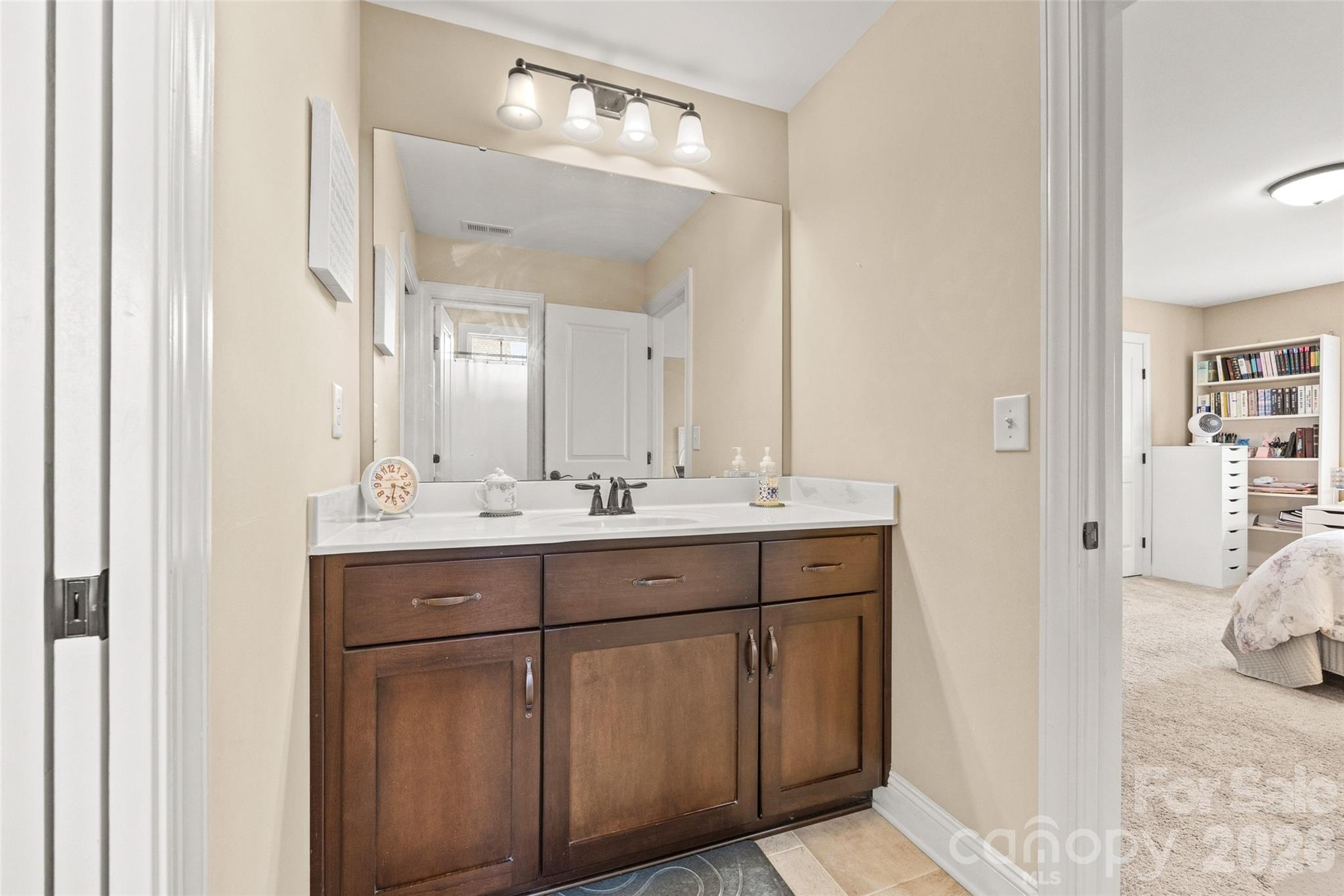 7748 Village Parkway — Locust