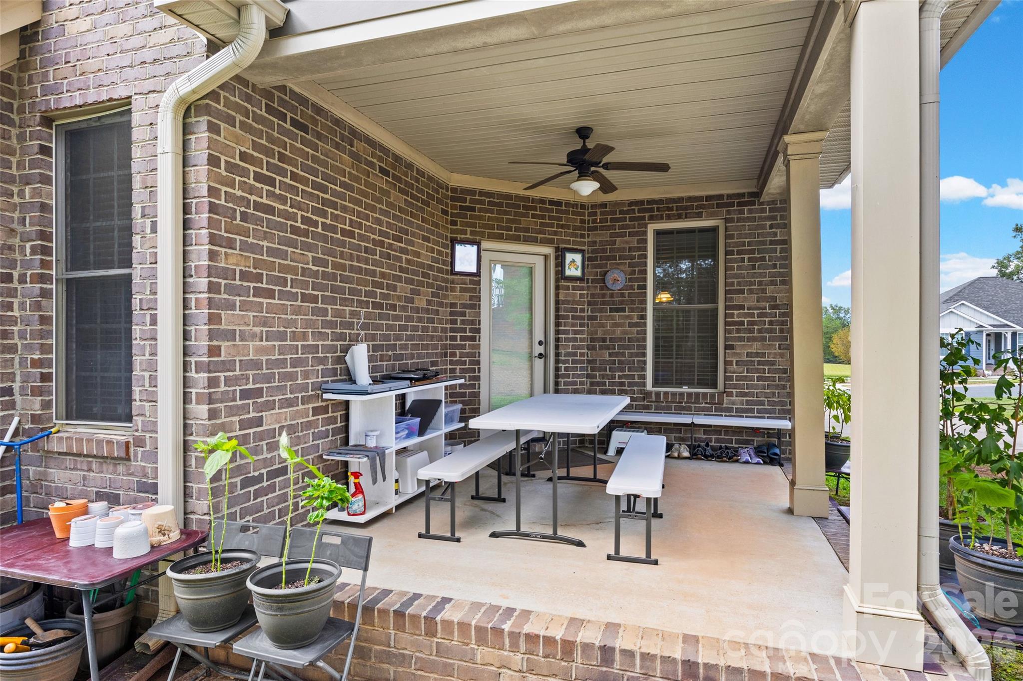 7748 Village Parkway — Locust