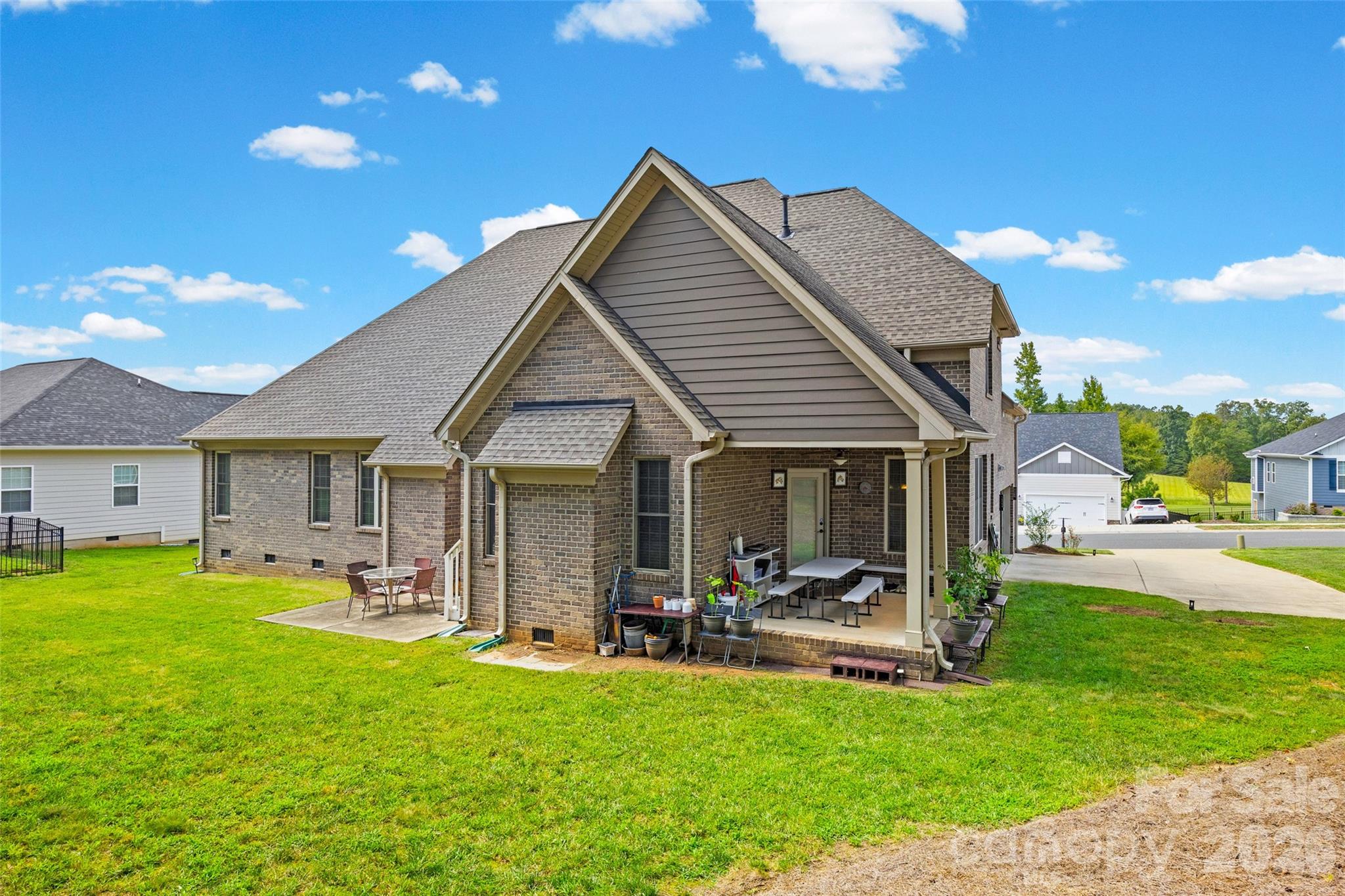 7748 Village Parkway — Locust