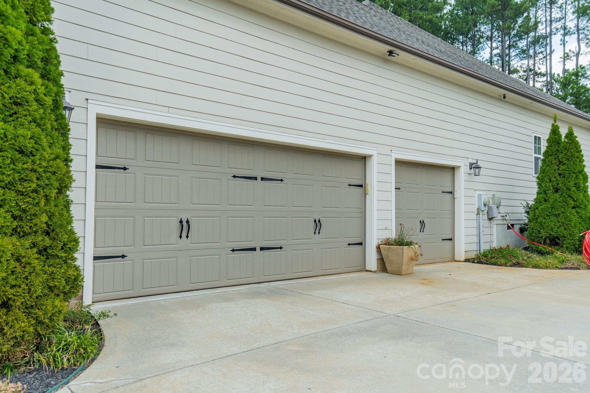 317 Holdsworth Drive — Mount Holly