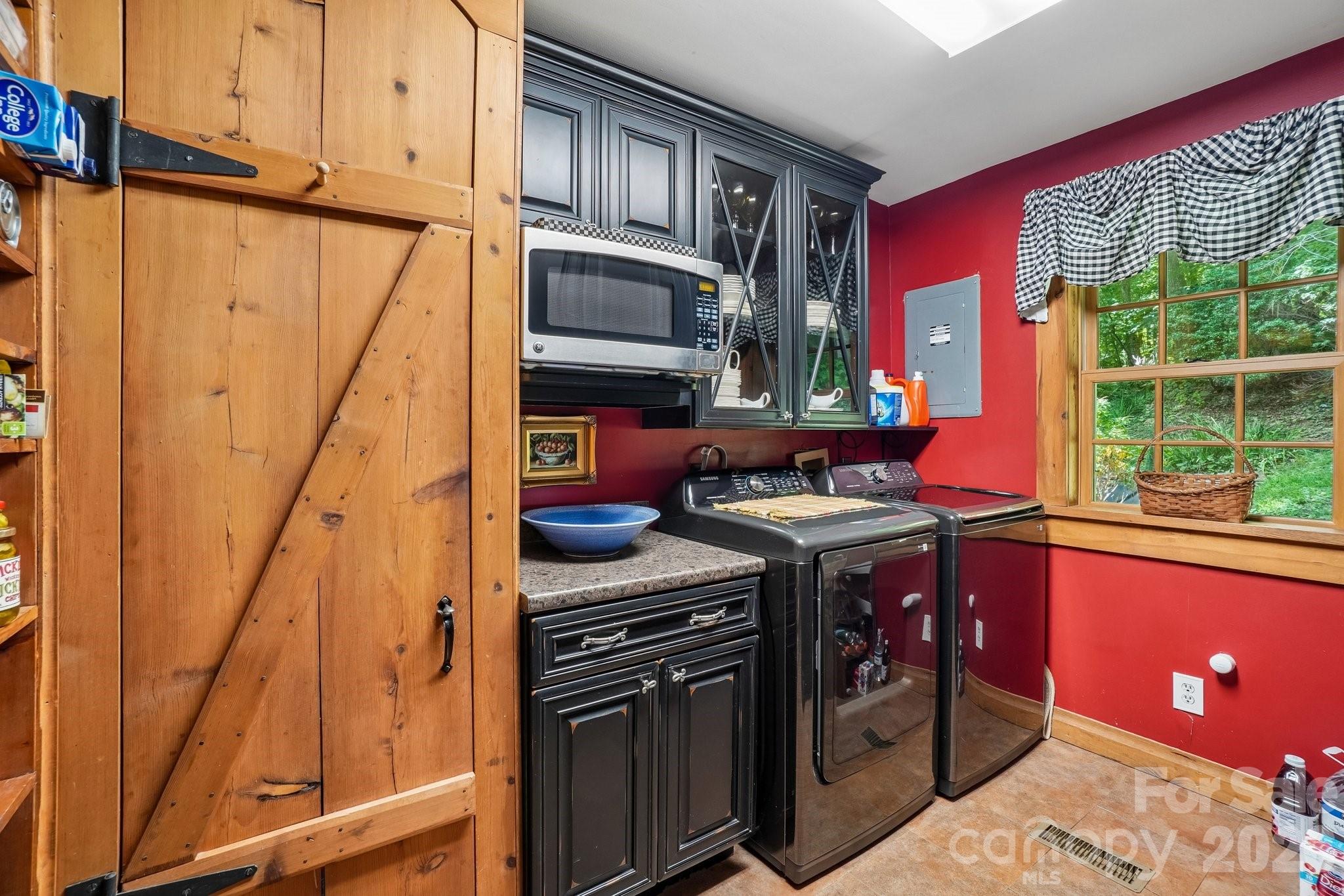 311 Wonderly Lane — Mars Hill