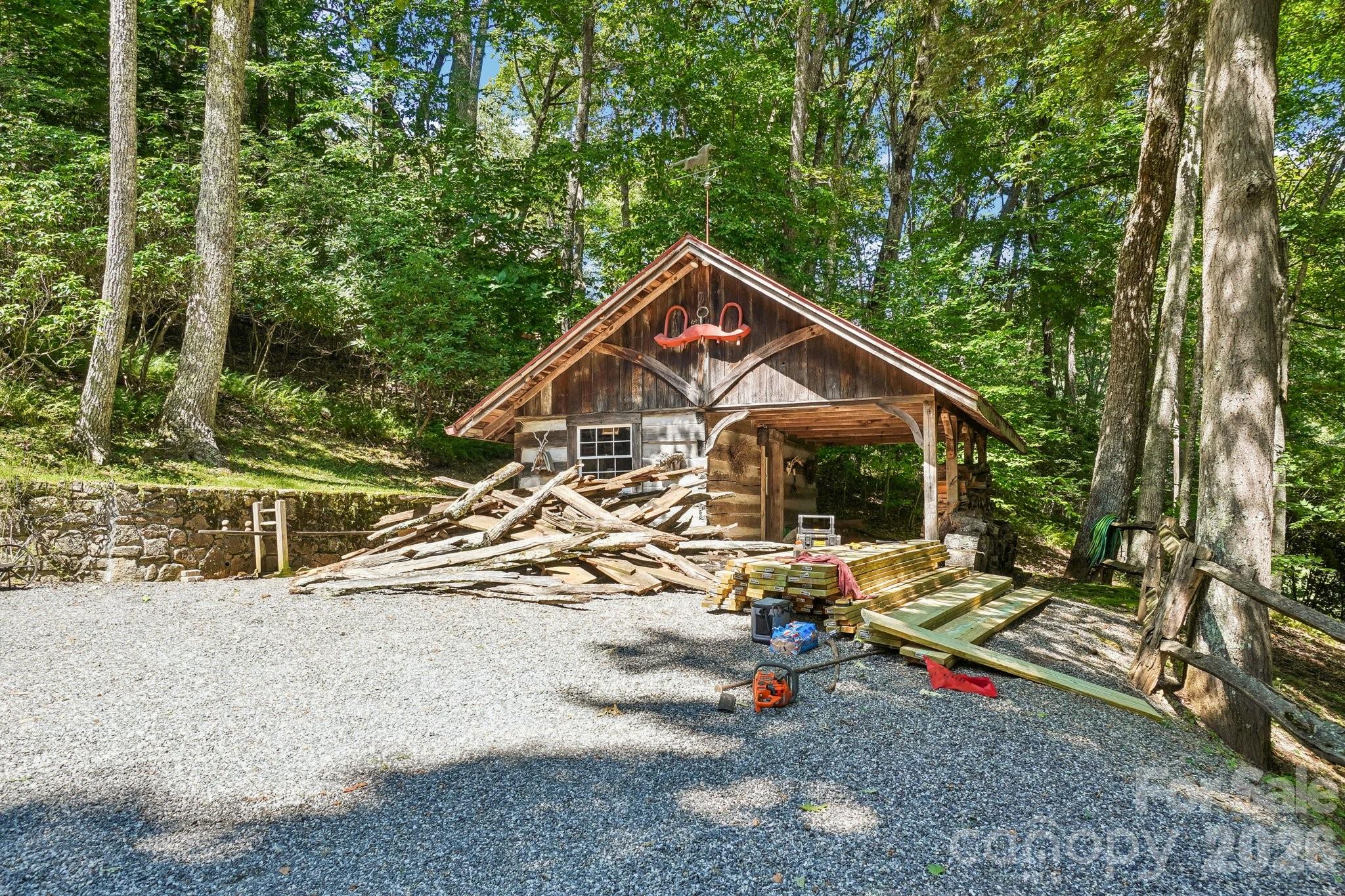 311 Wonderly Lane — Mars Hill