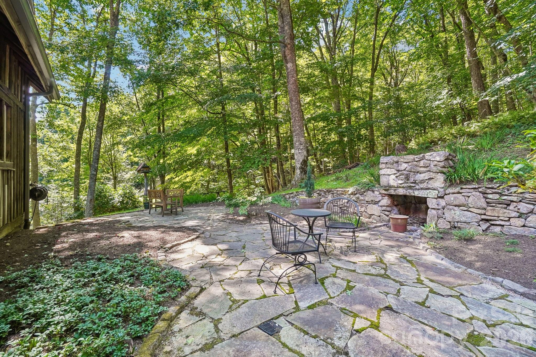 311 Wonderly Lane — Mars Hill