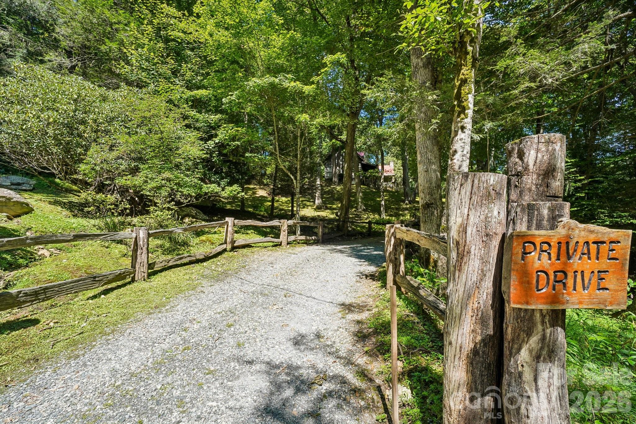 311 Wonderly Lane — Mars Hill