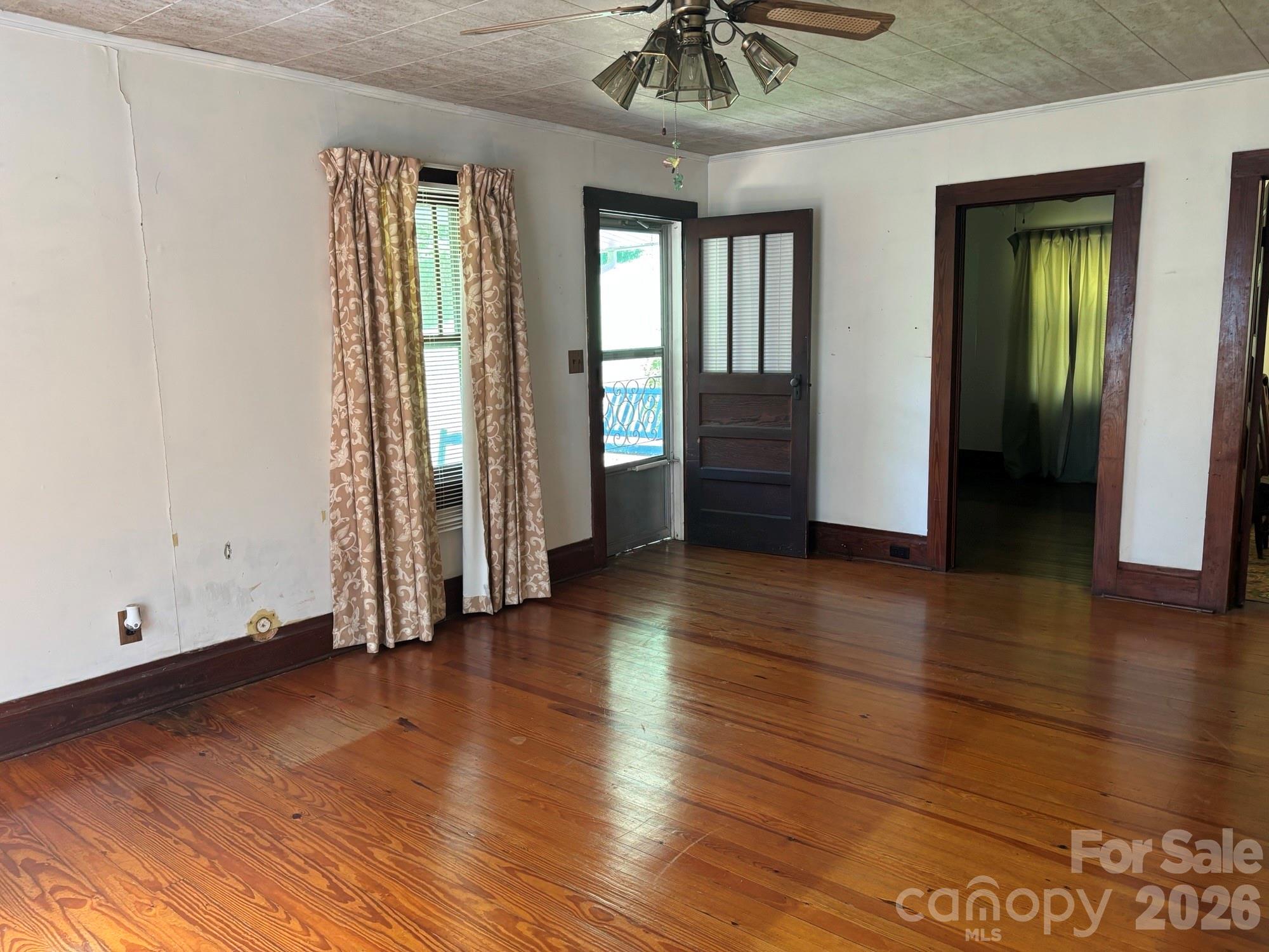 377 Sam Gouge Road — Bakersville