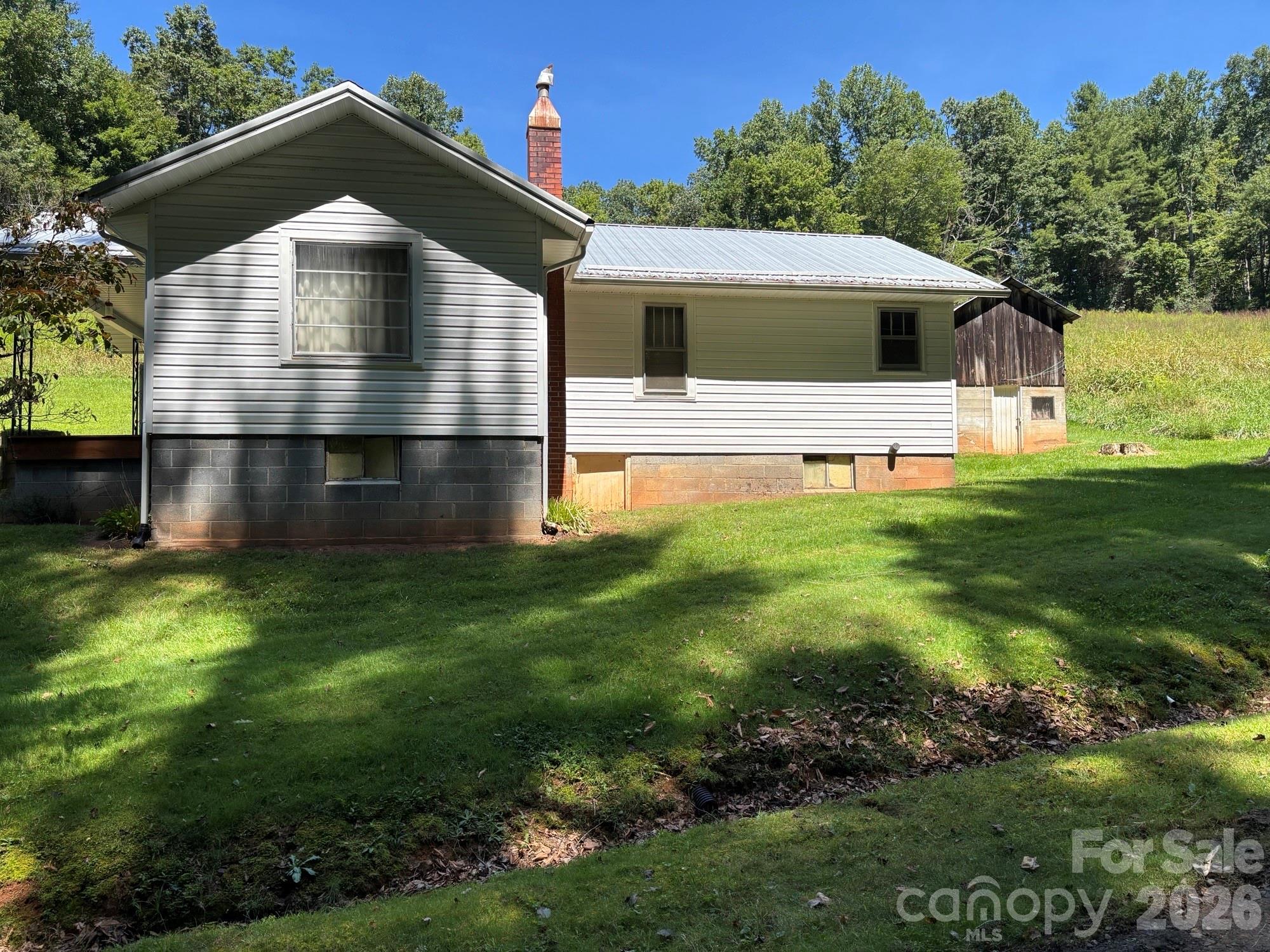 377 Sam Gouge Road — Bakersville