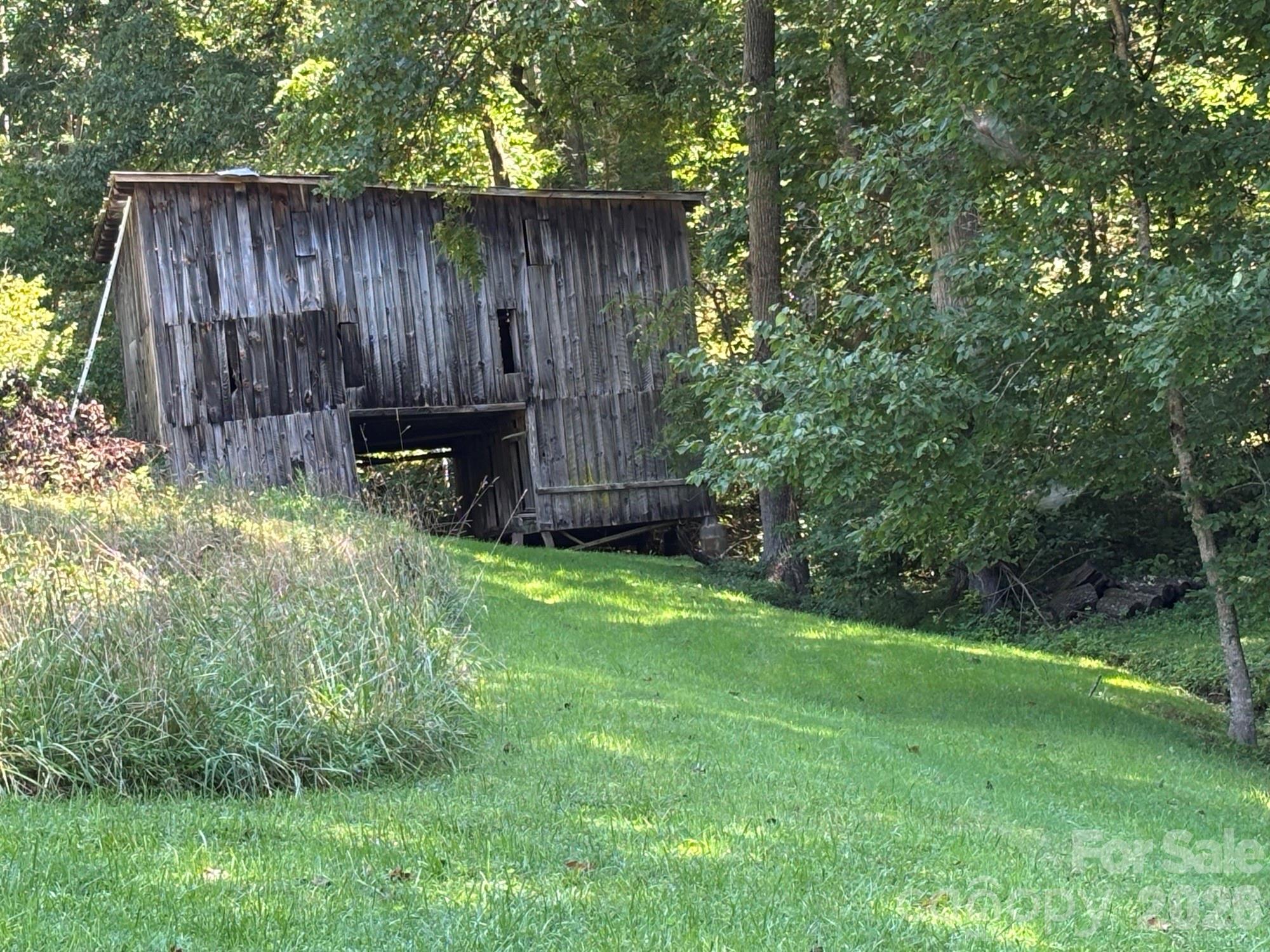 377 Sam Gouge Road — Bakersville