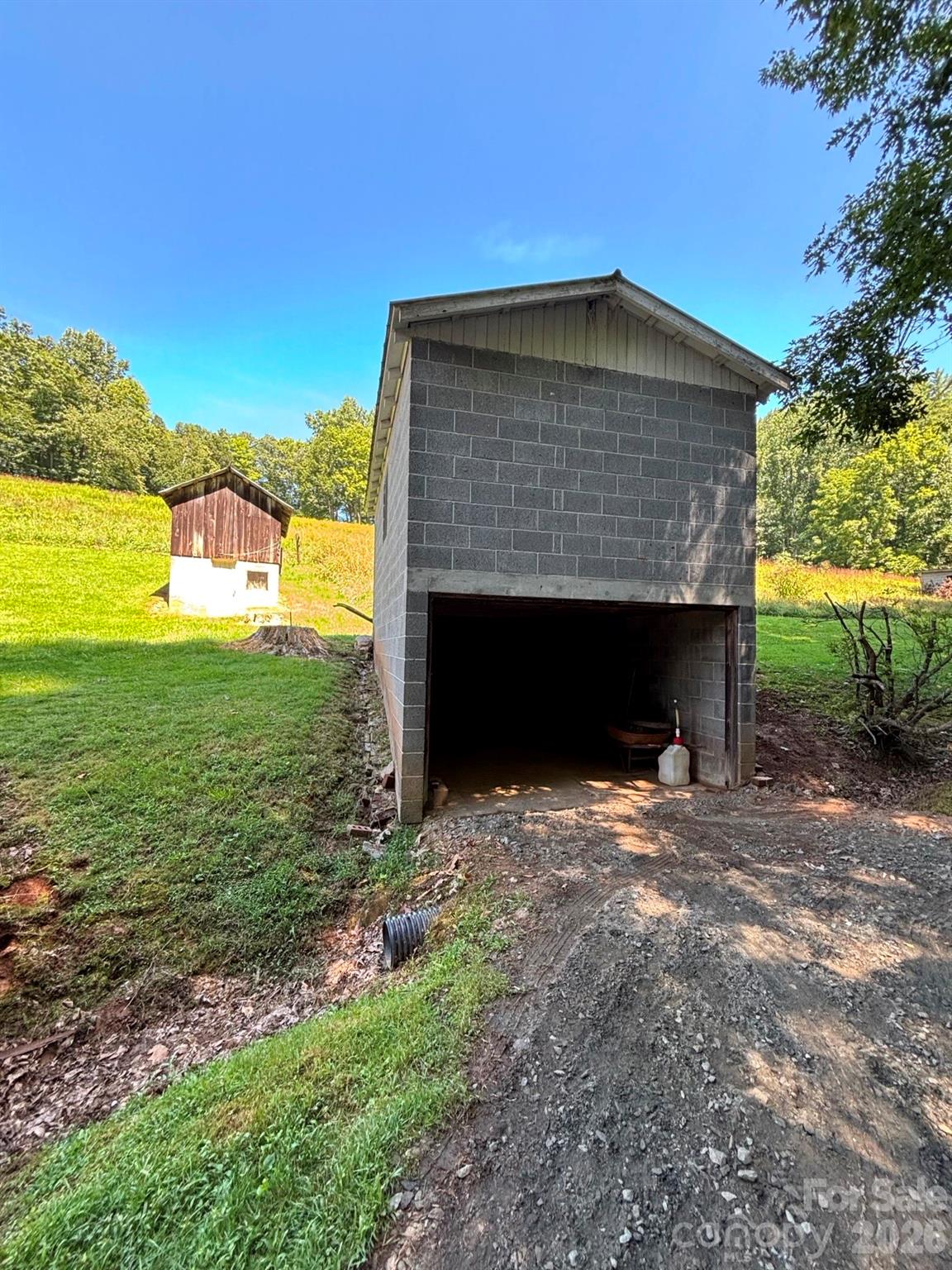 377 Sam Gouge Road — Bakersville