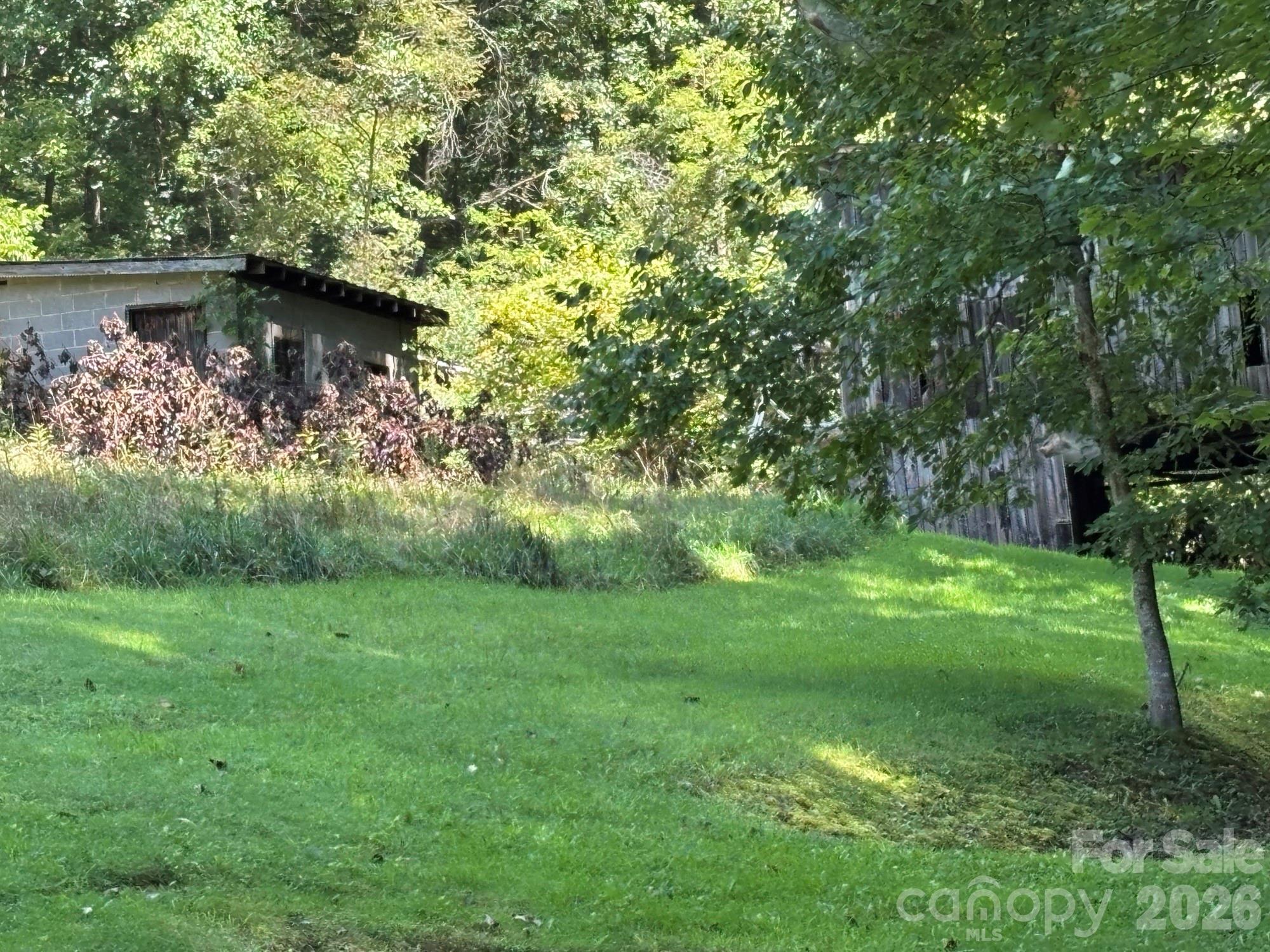 377 Sam Gouge Road — Bakersville