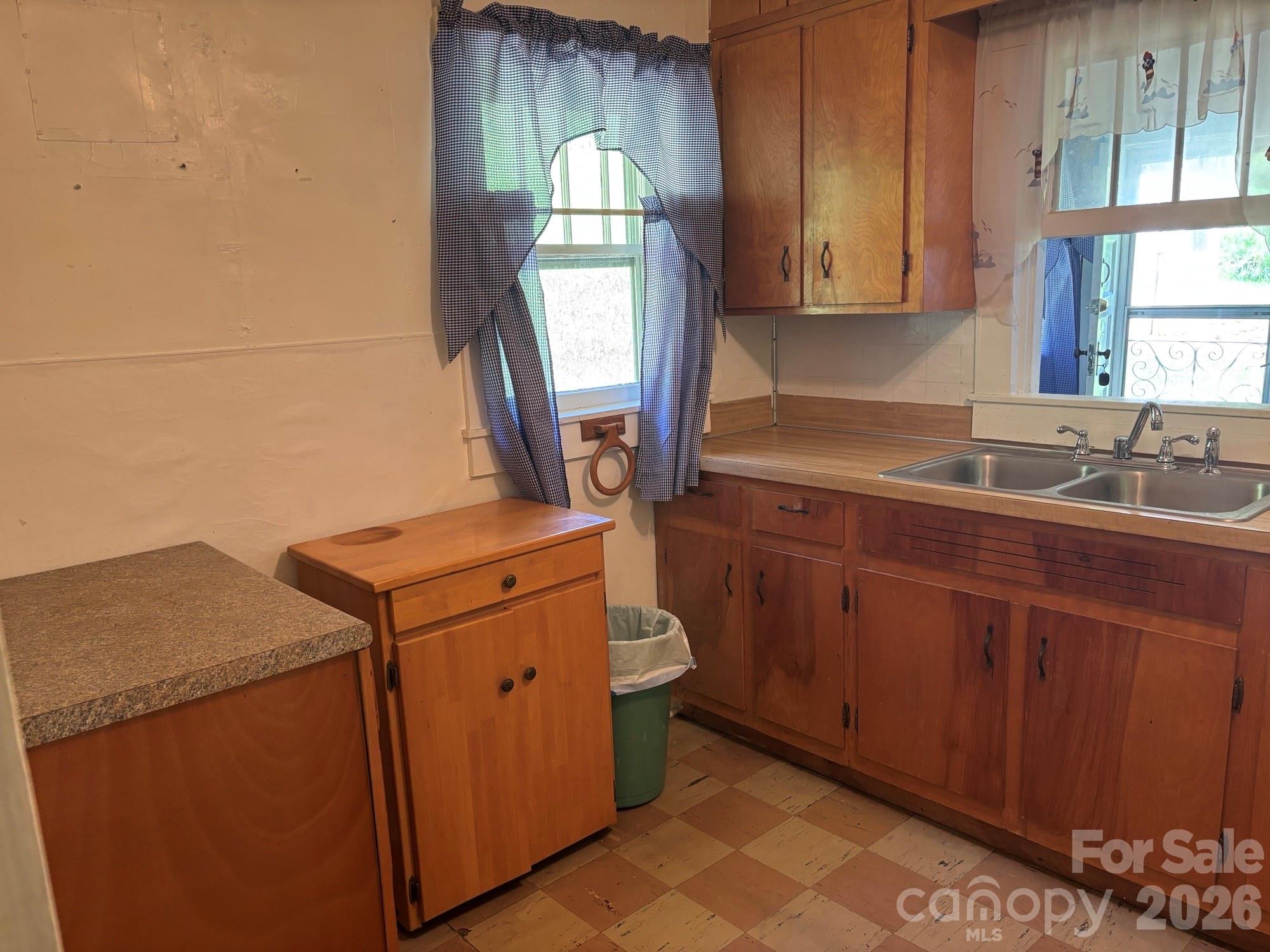 377 Sam Gouge Road — Bakersville