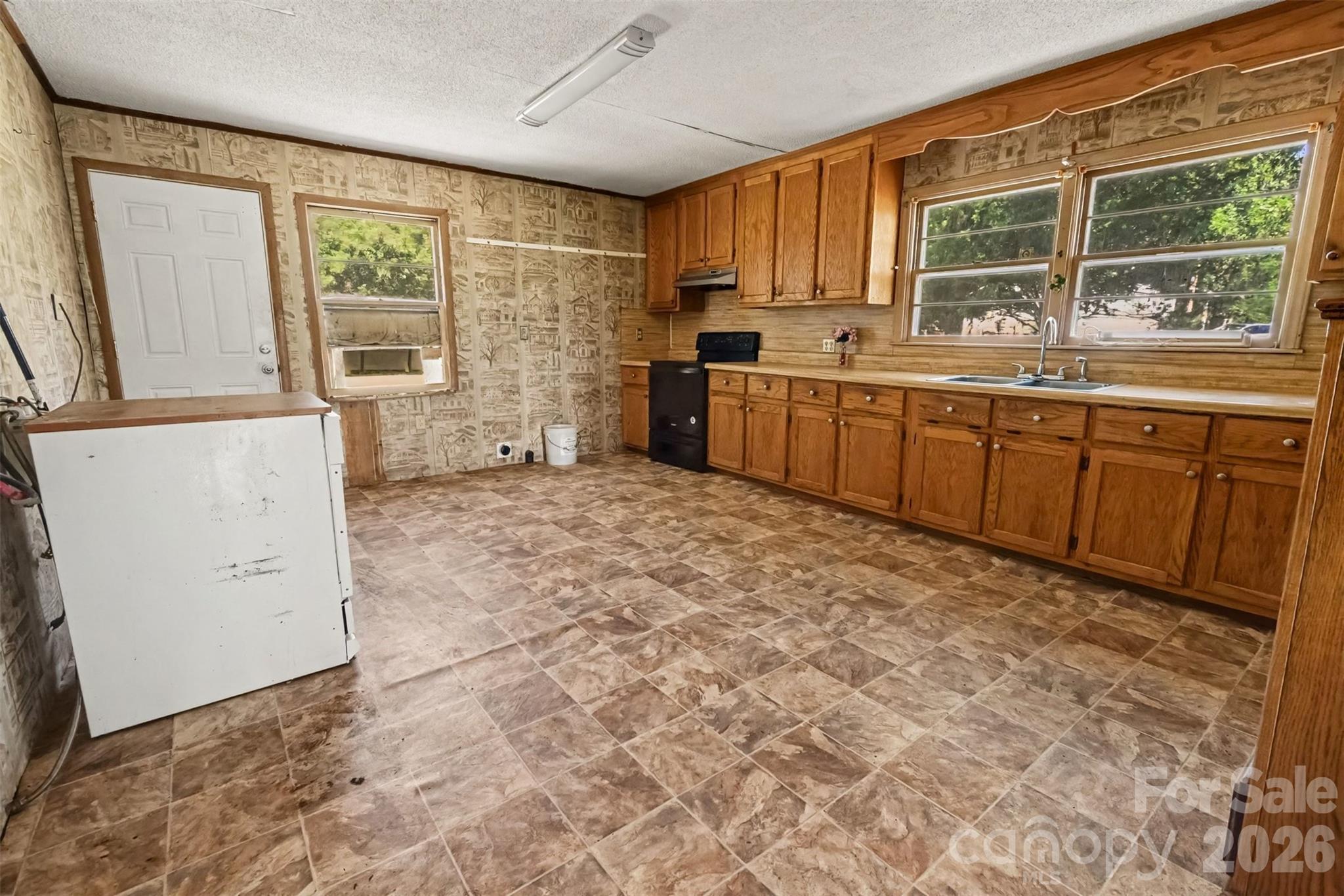 7218 Wolf Pond Road — Monroe