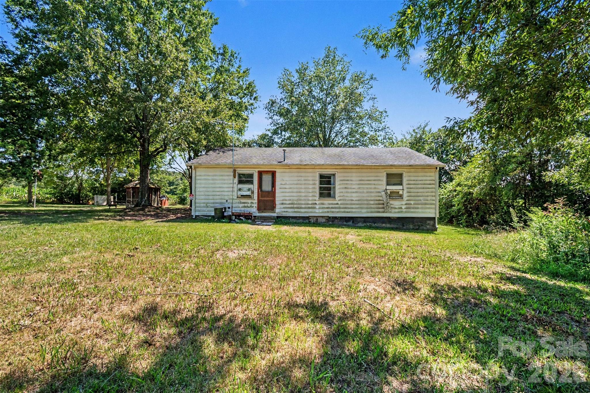 7218 Wolf Pond Road — Monroe