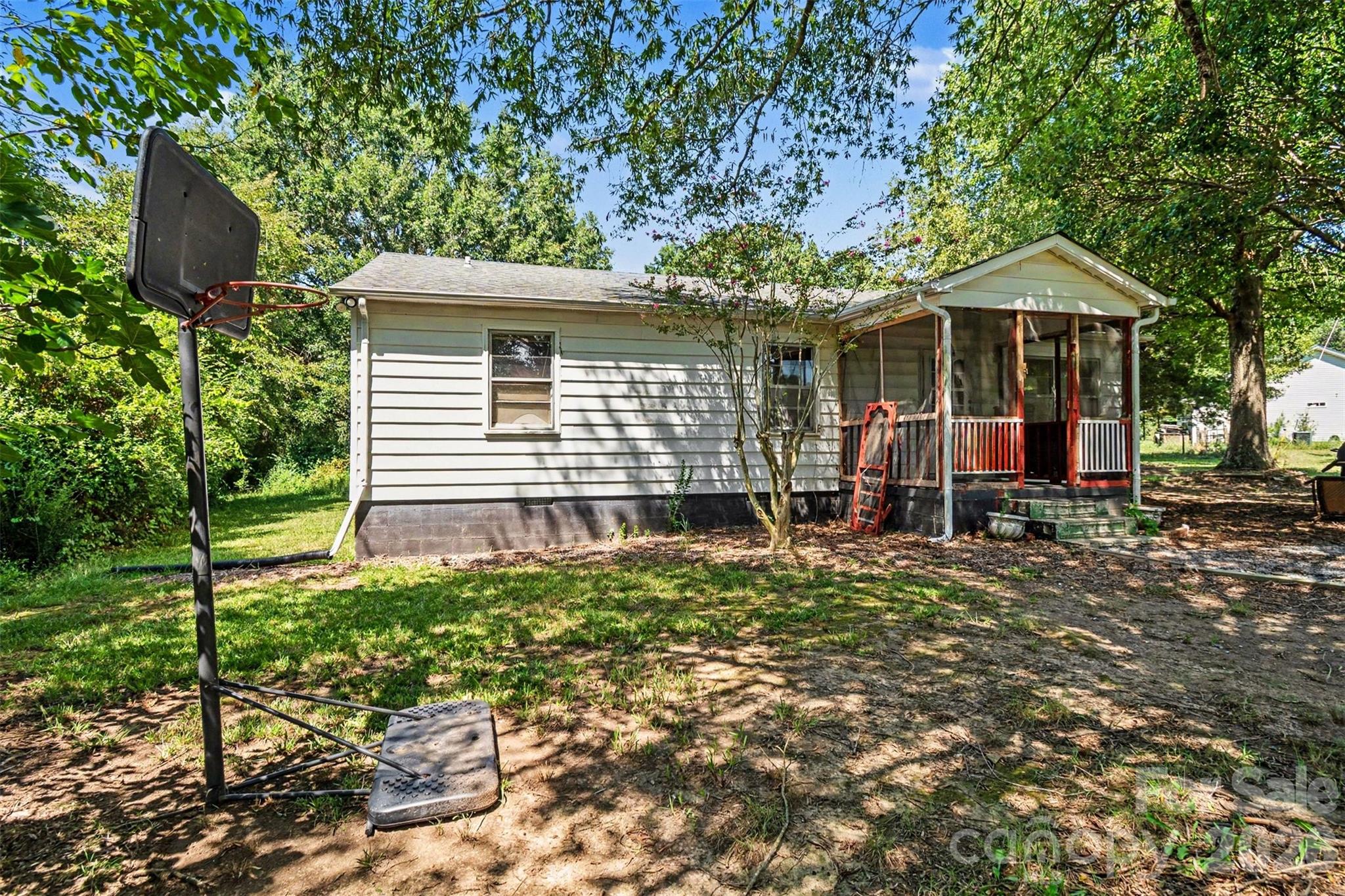 7218 Wolf Pond Road — Monroe