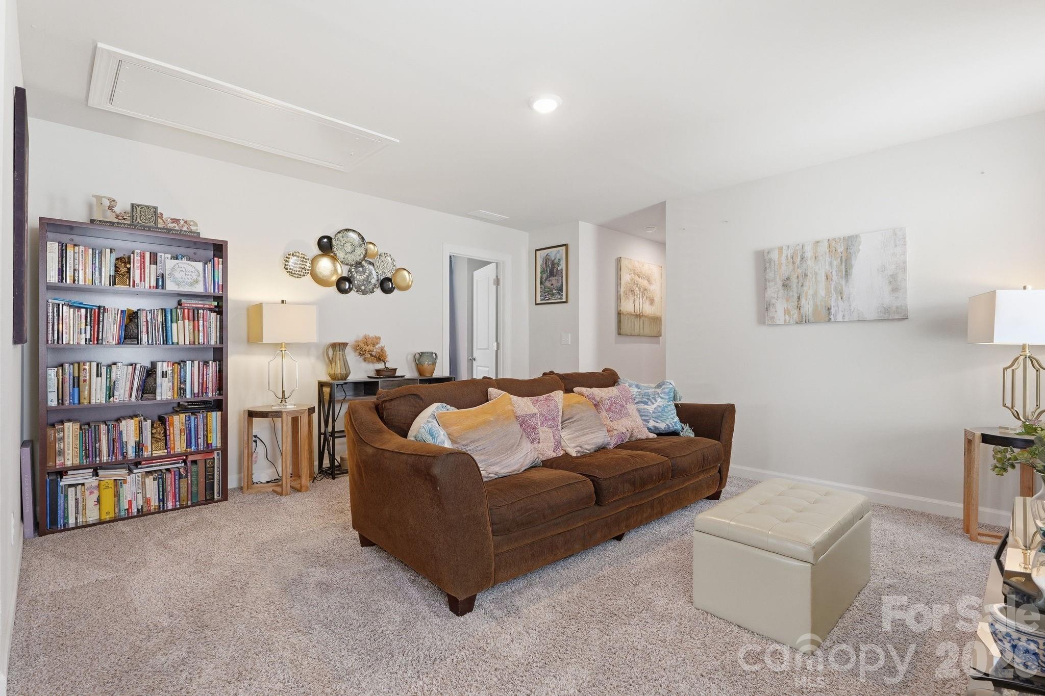 5012 Shadbush Road — Charlotte