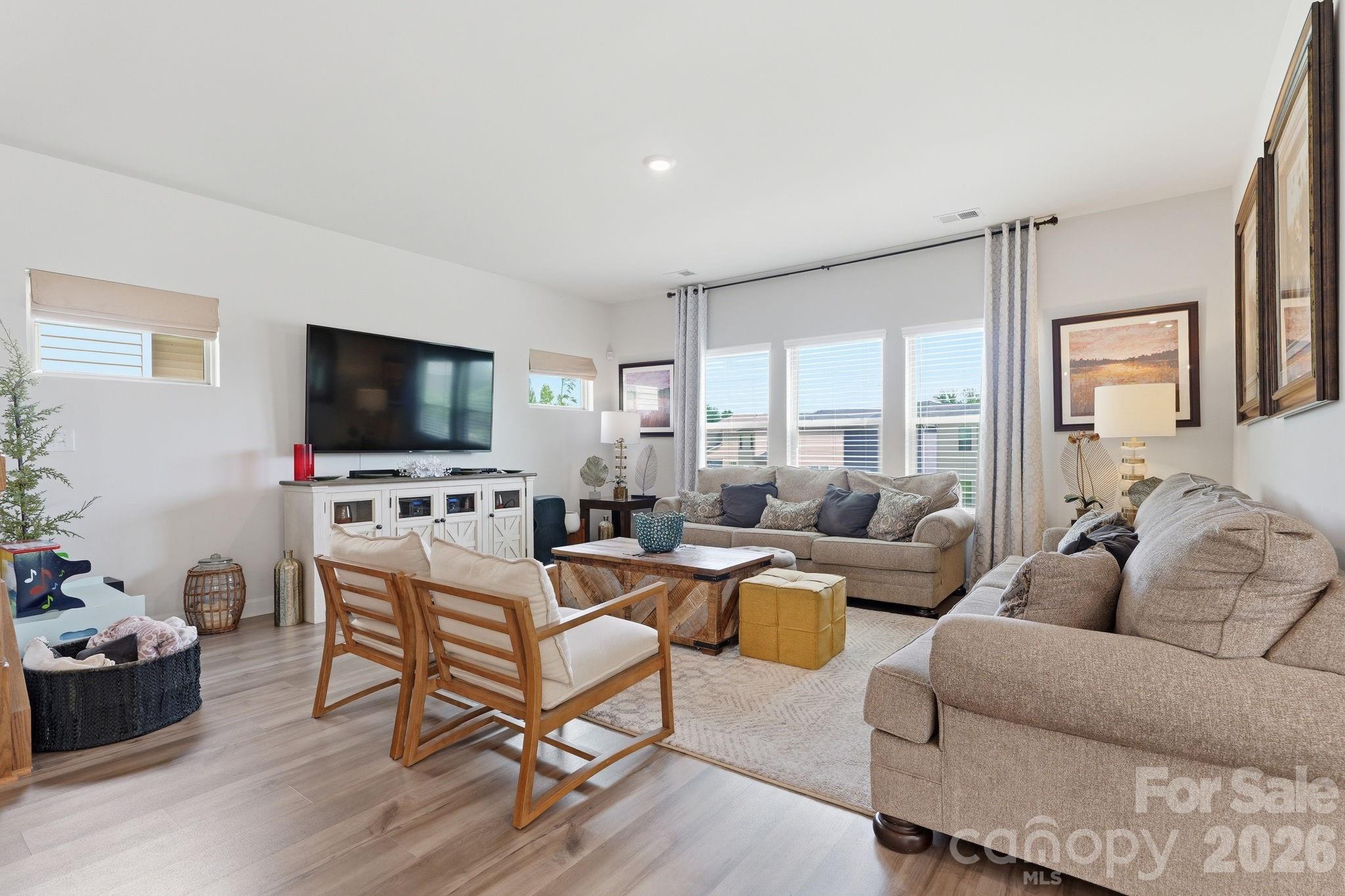 5012 Shadbush Road — Charlotte