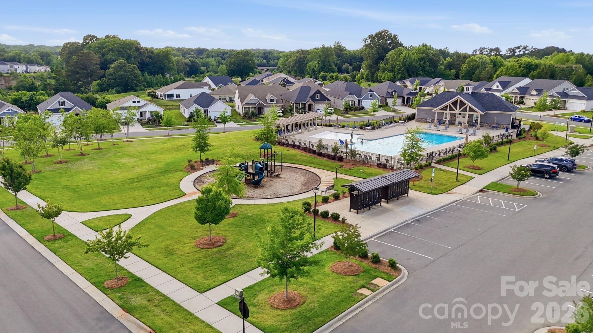 5012 Shadbush Road — Charlotte