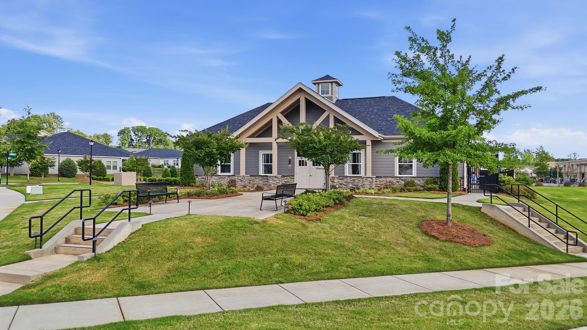 5012 Shadbush Road — Charlotte