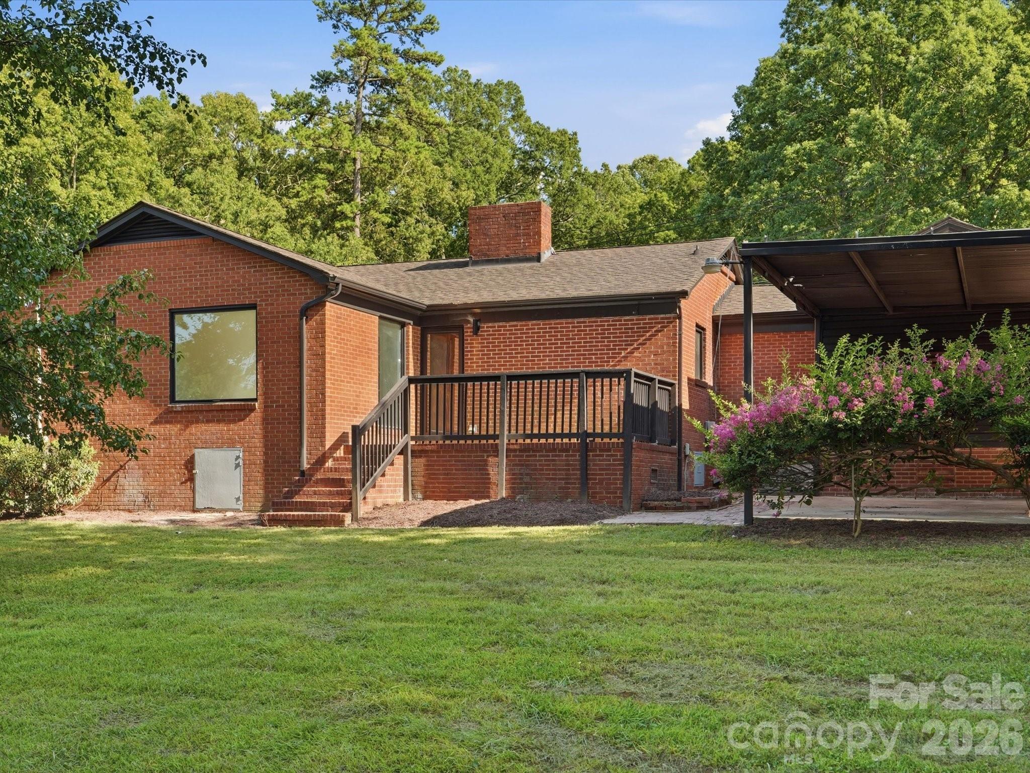 5701 Wilora Lake Road — Charlotte