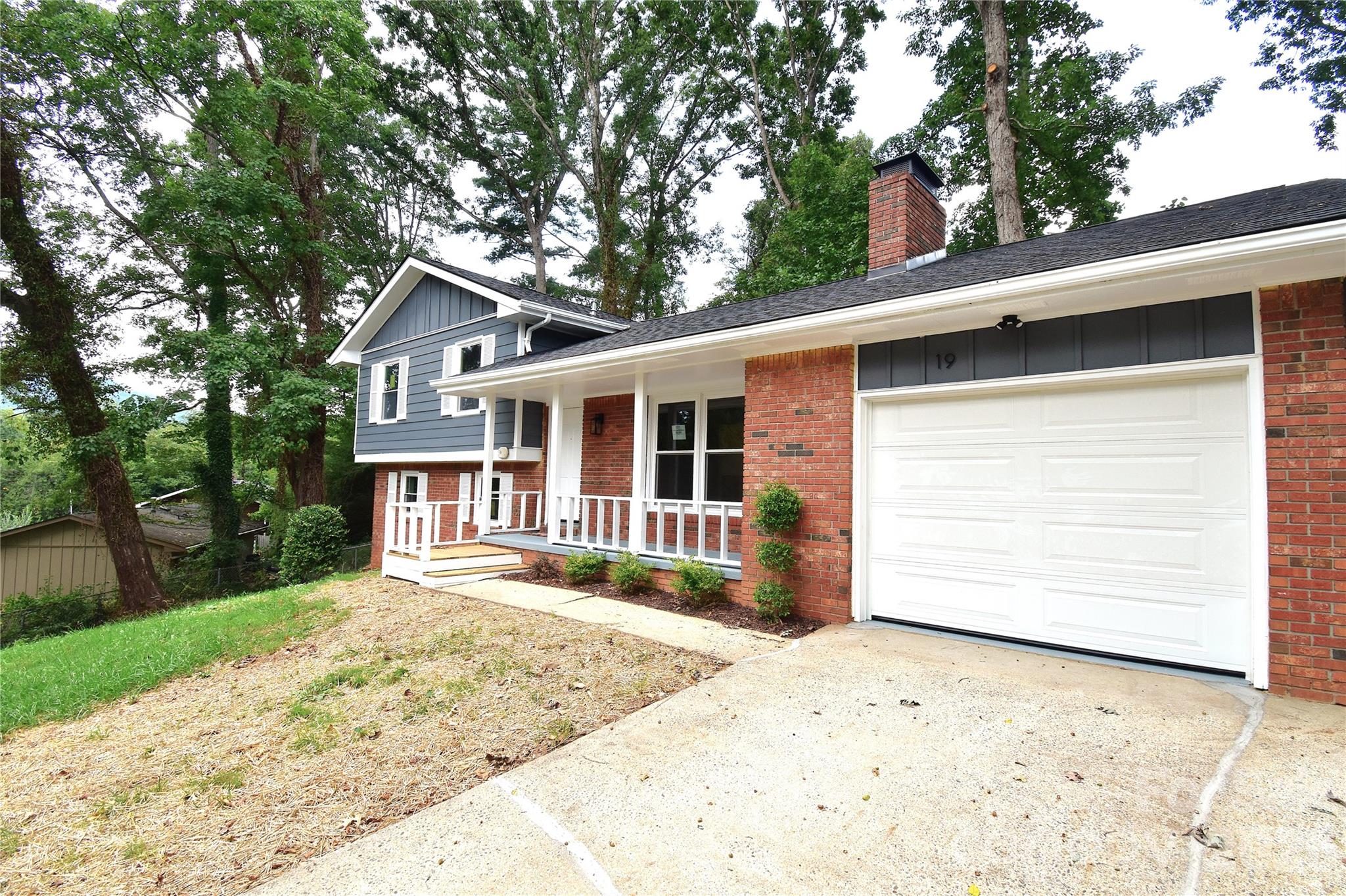 19 S Ridge Place — Arden
