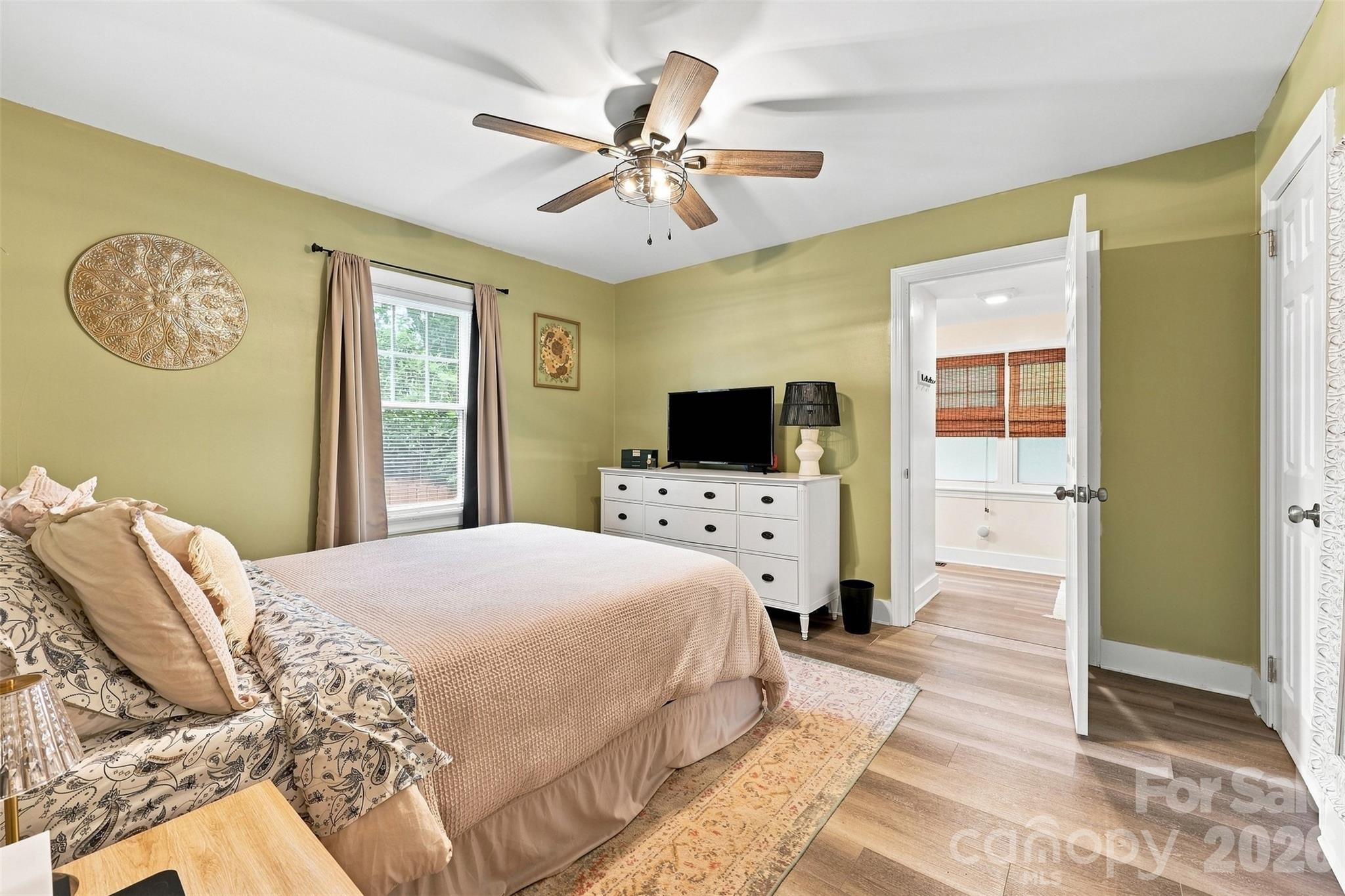 208 Barron Park — York