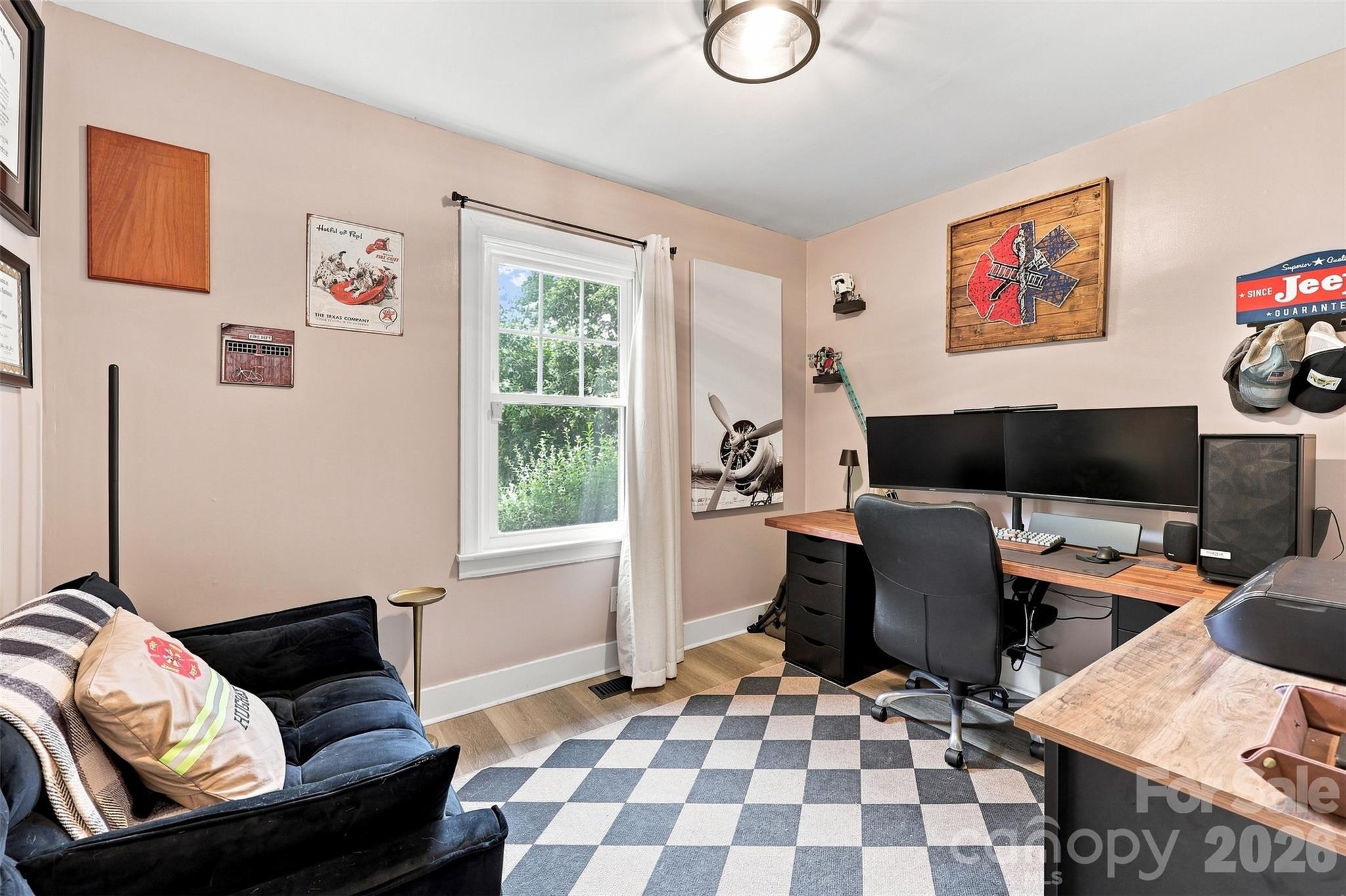 208 Barron Park — York