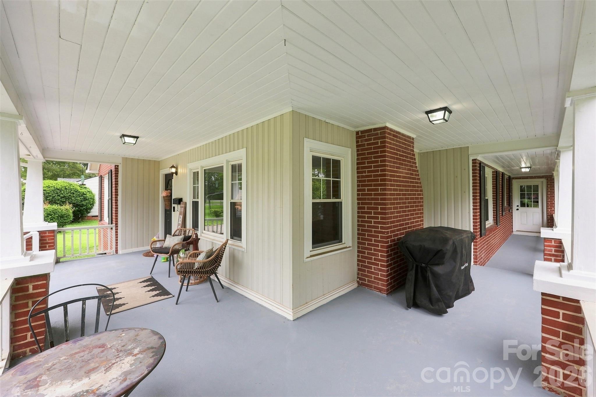 208 Barron Park — York
