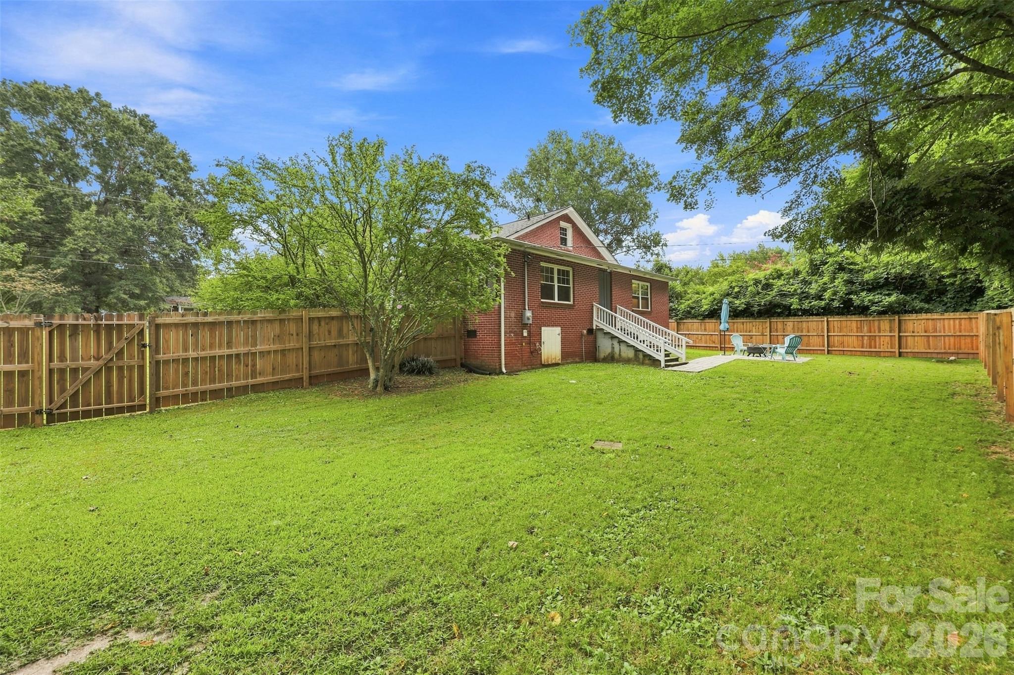 208 Barron Park — York