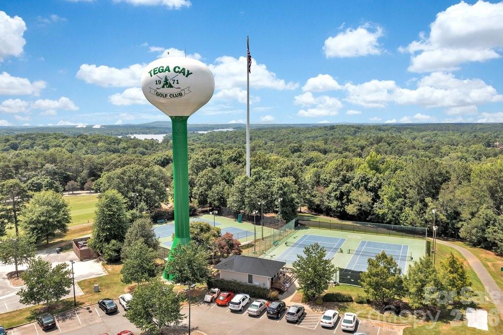 706 Deerbrook Lane — Tega Cay