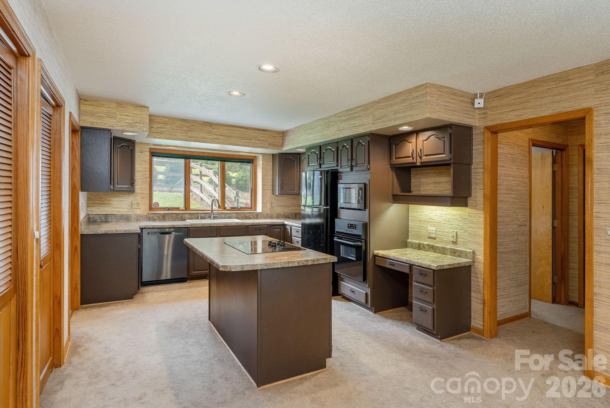 20 Spring Lake Drive — Mills River