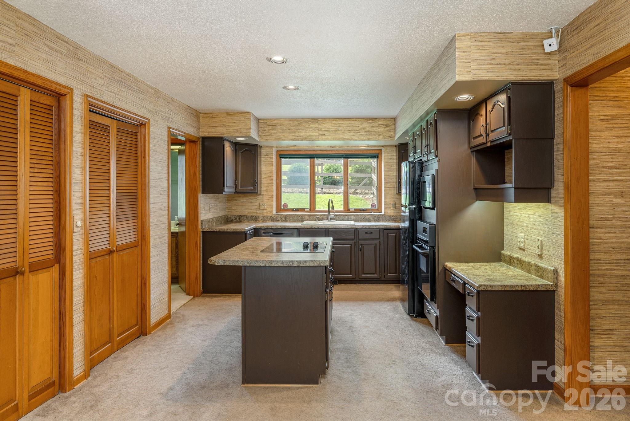 20 Spring Lake Drive — Mills River