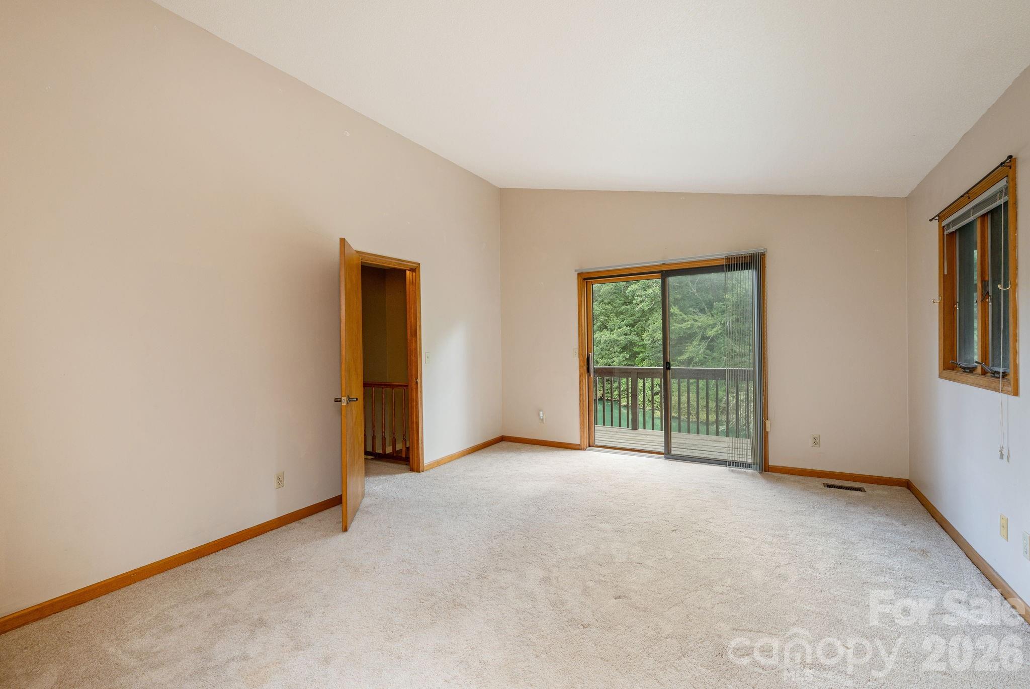 20 Spring Lake Drive — Mills River