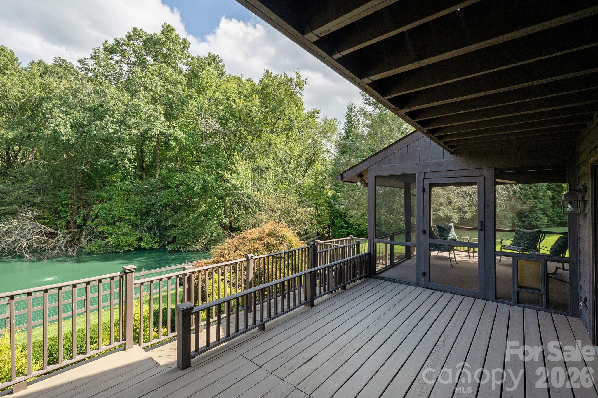 20 Spring Lake Drive — Mills River