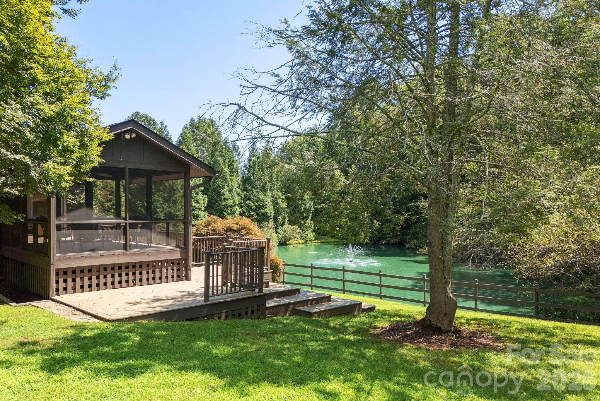 20 Spring Lake Drive — Mills River