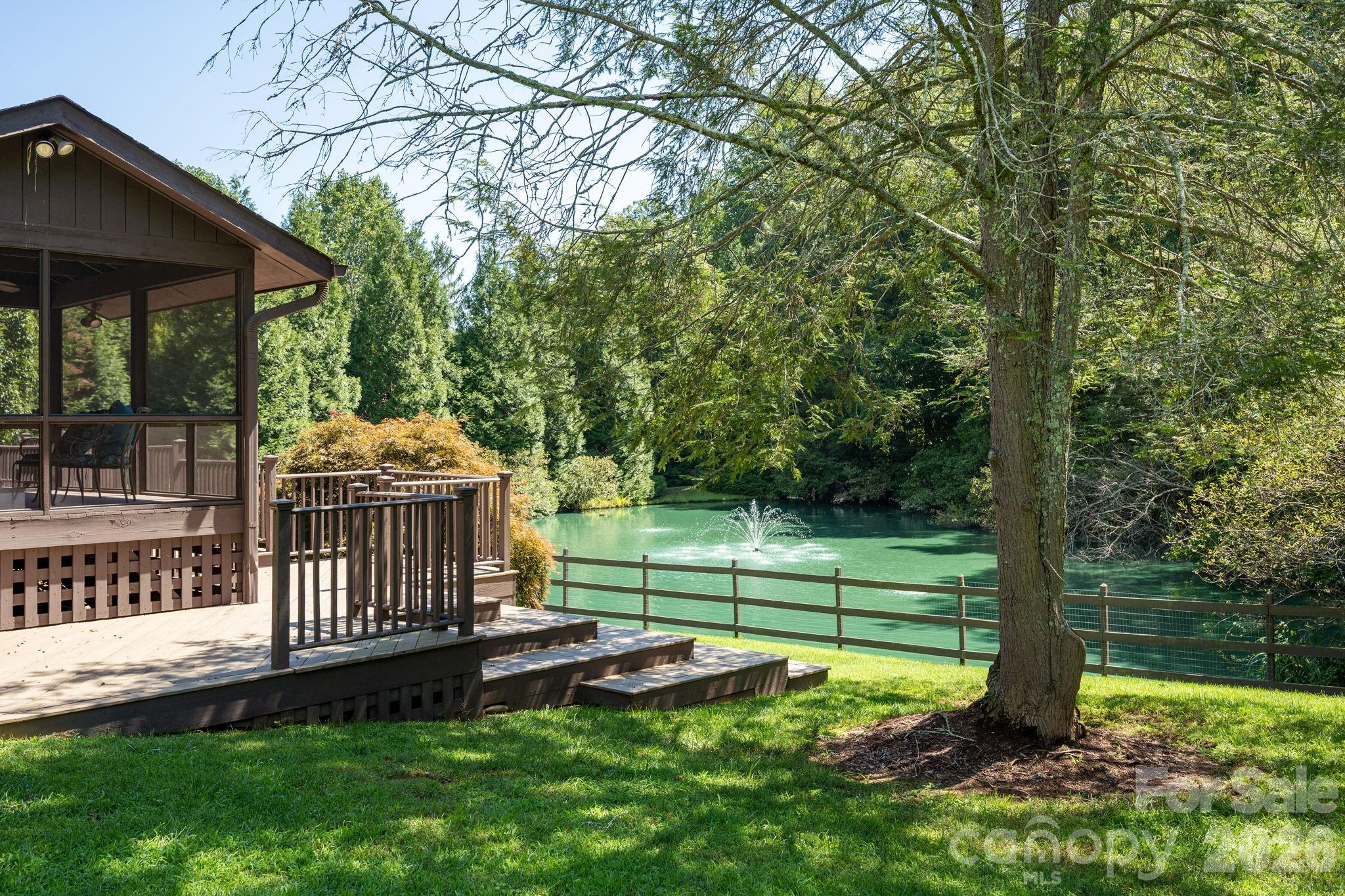 20 Spring Lake Drive — Mills River