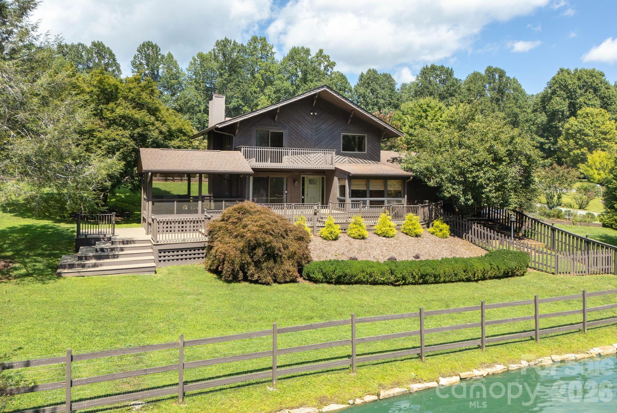 20 Spring Lake Drive — Mills River