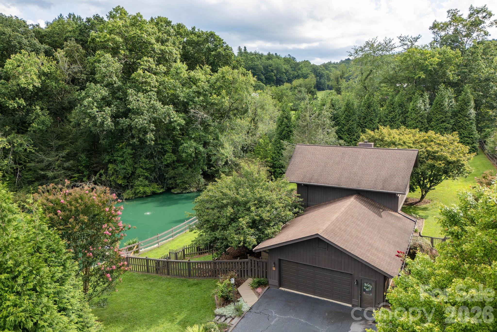 20 Spring Lake Drive — Mills River