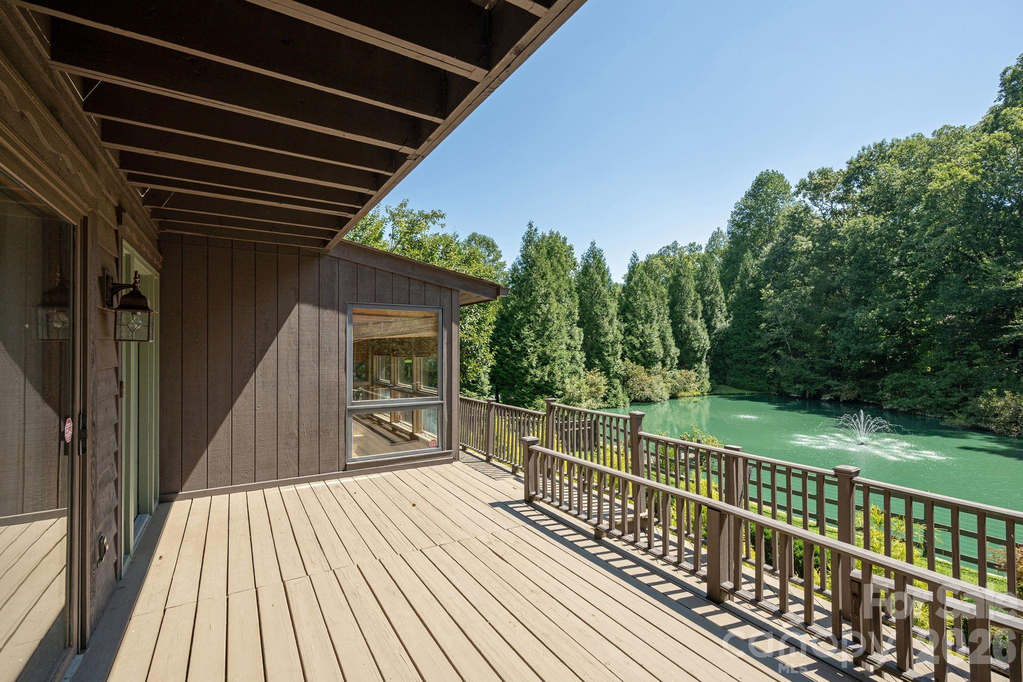 20 Spring Lake Drive — Mills River