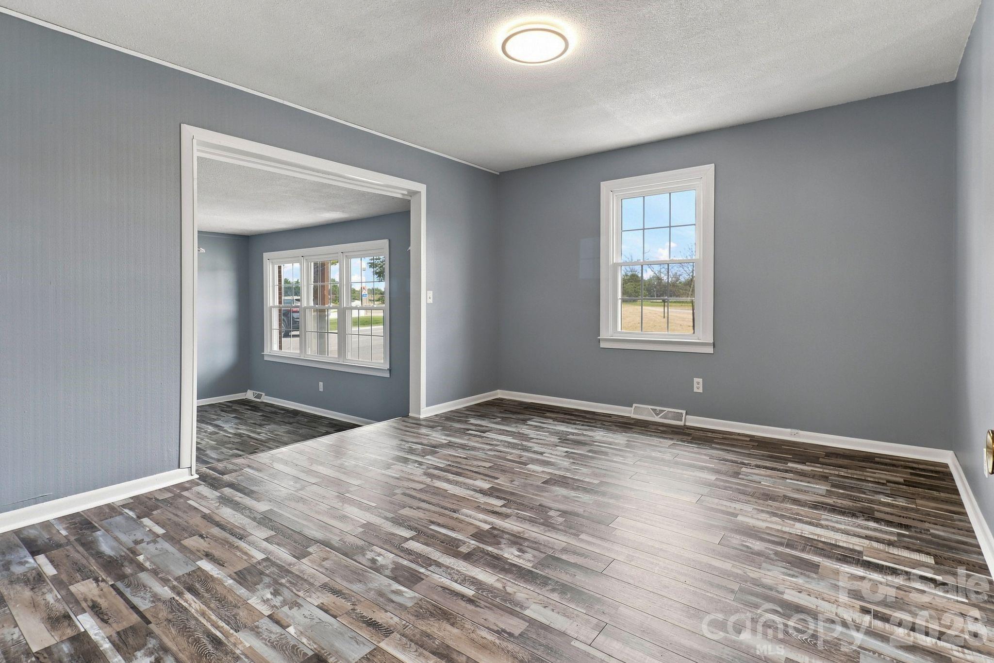 1664 Chase High Road — Forest City
