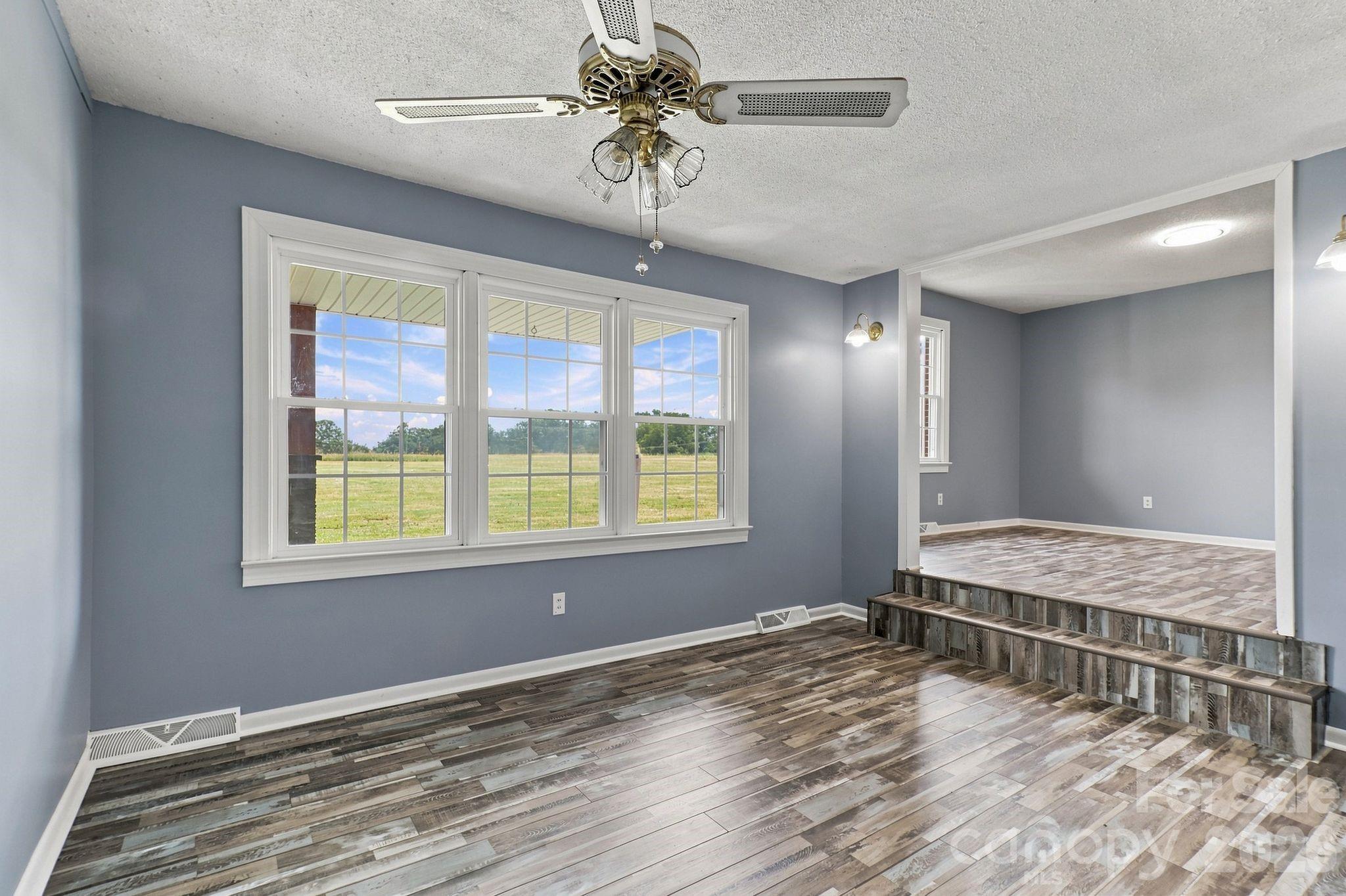 1664 Chase High Road — Forest City