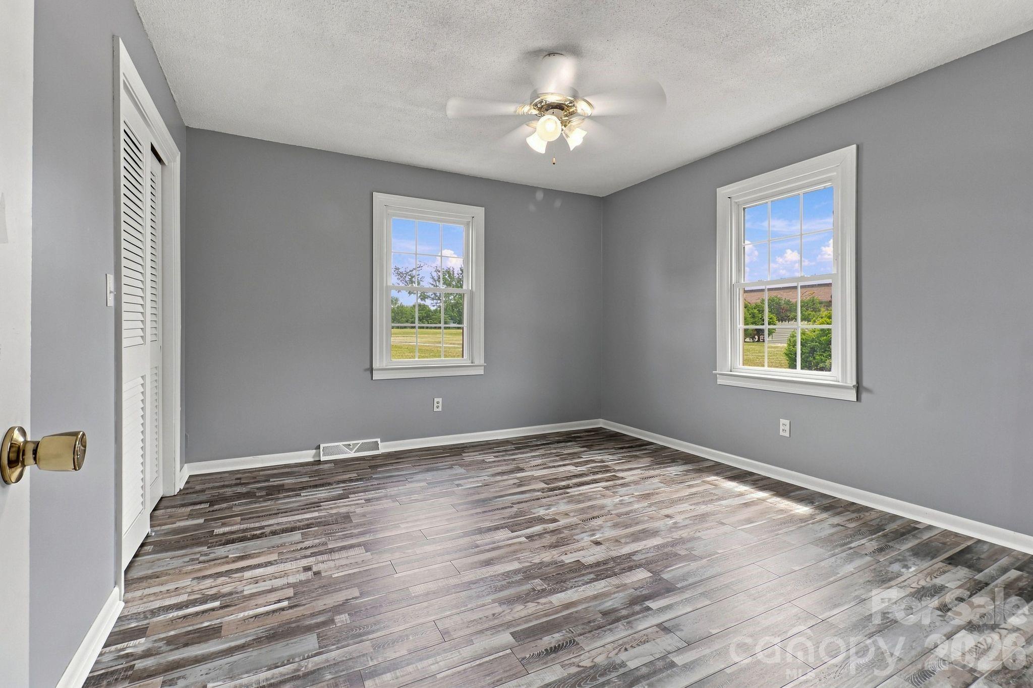 1664 Chase High Road — Forest City